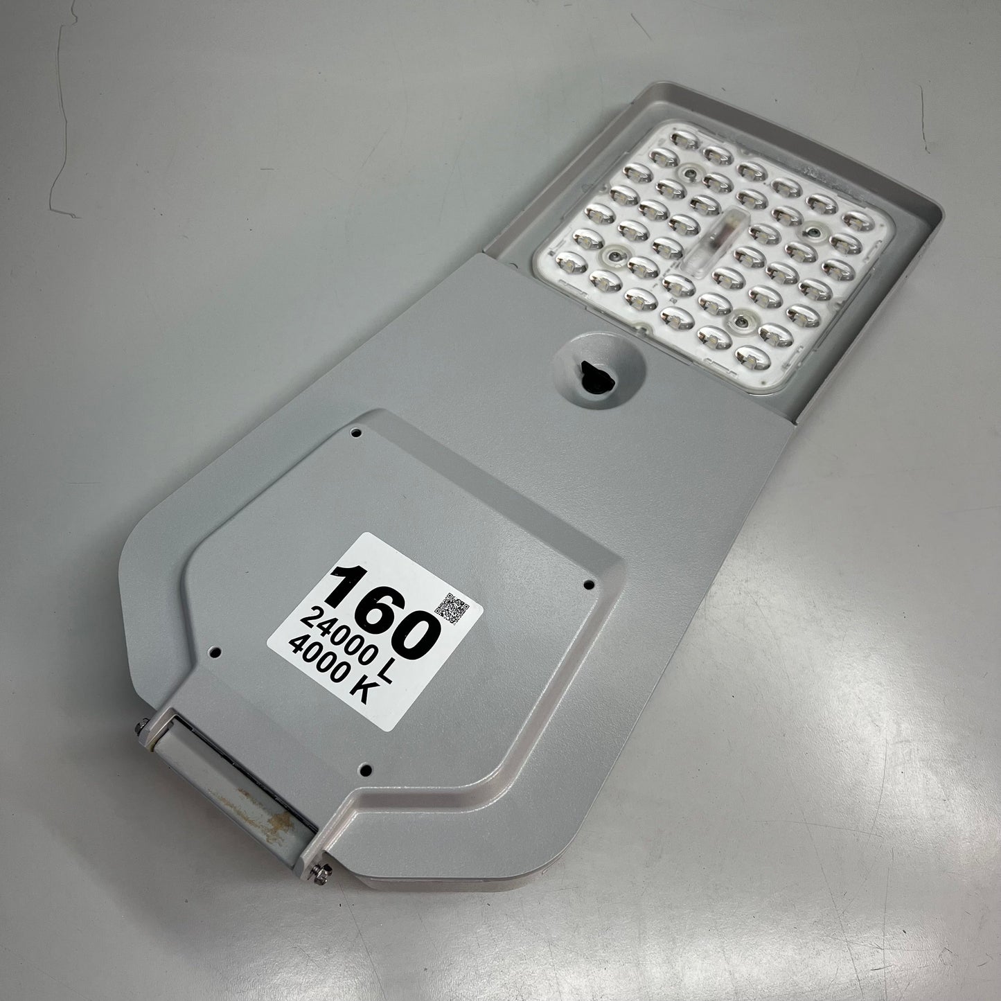 COOPER LIGHTING Archeon Contemporary Series Street Light 160 24000 L 4000 K