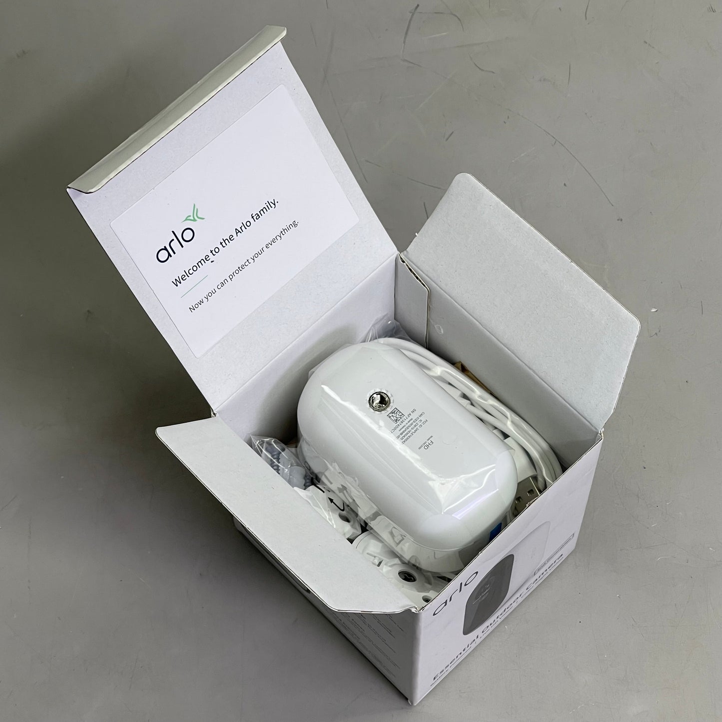 ARLO Essential Outdoor Camera 2nd Gen w/ Color Night Vision 130° FOV White VMC2050-1WMNAS