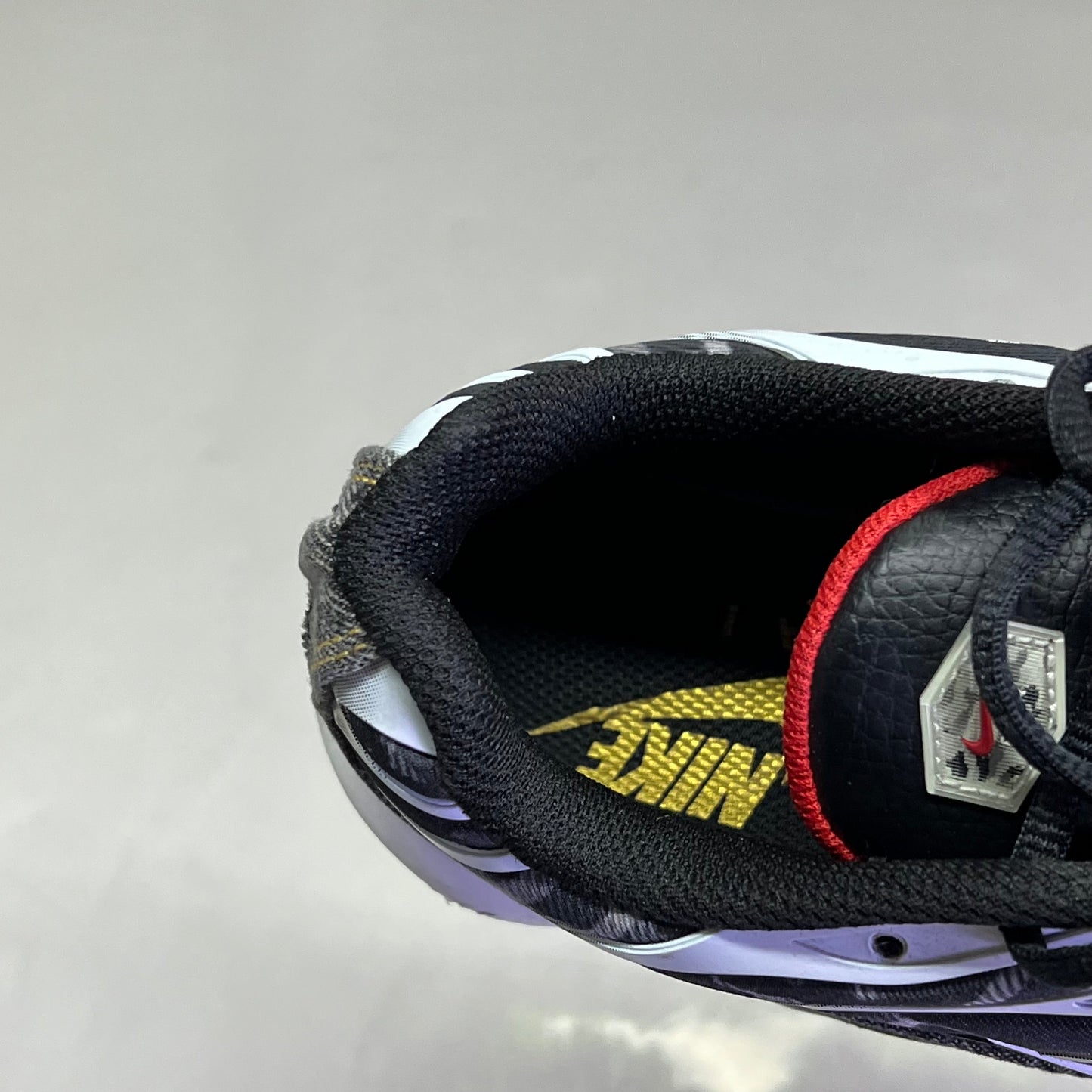 NIKE Air Max Plus SE Remix Pack Shoes Men's Sz 11 (Pre-Owned)