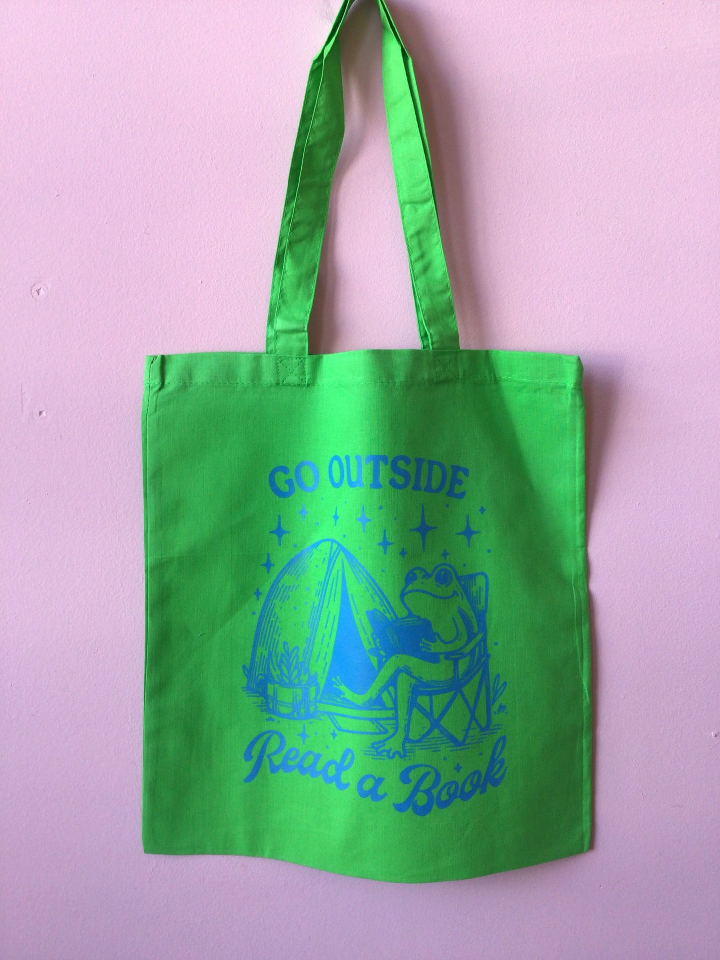 New Graphic Totes
