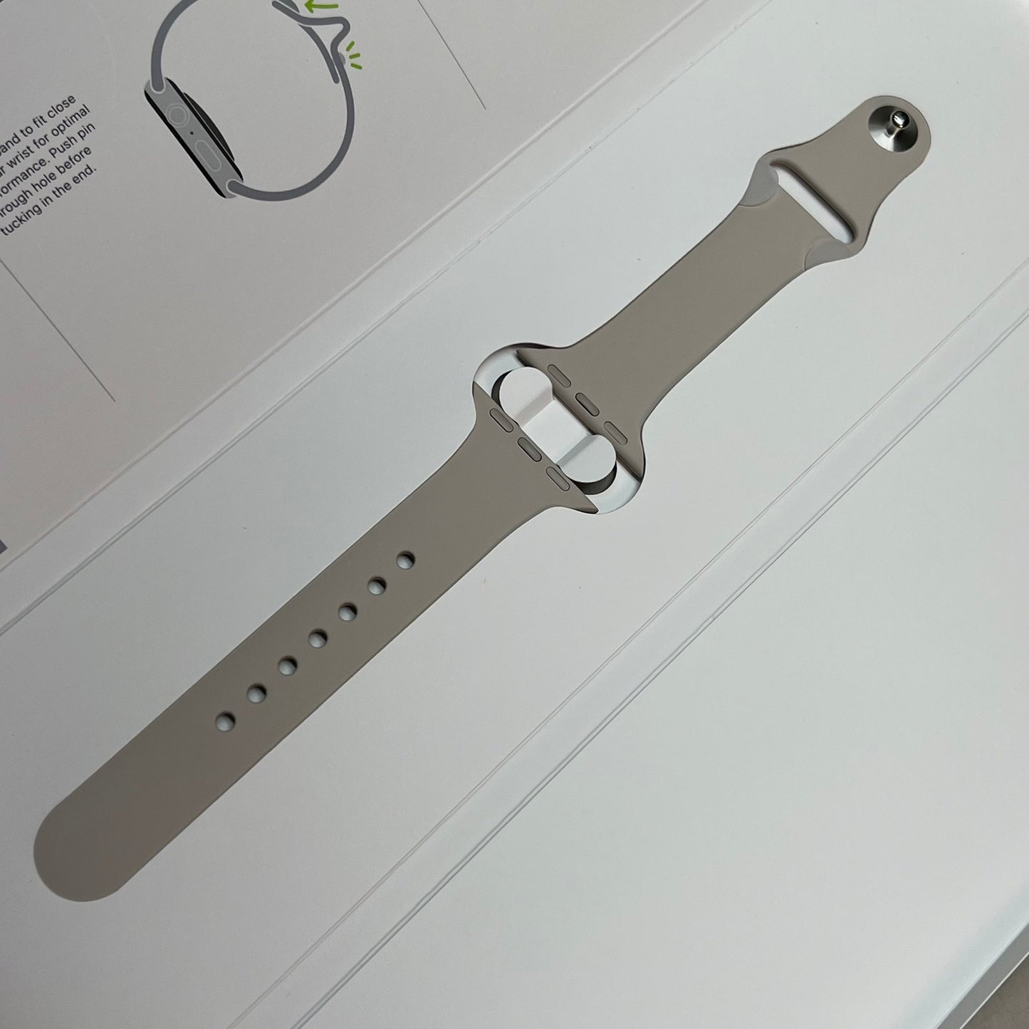 APPLE Watch Starlight Sport Band Soft & Durable S/M 41mm Tan 3L111AM/A (Return)