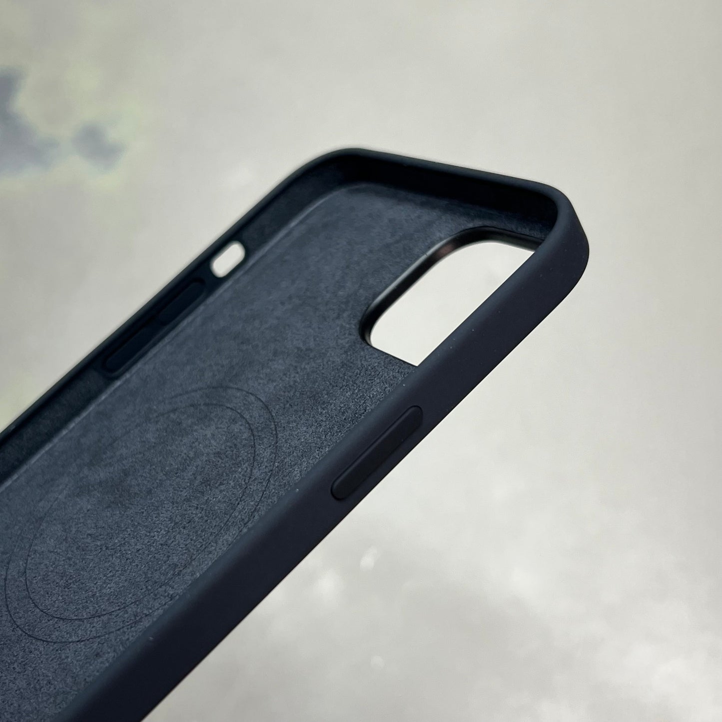 APPLE iPhone 14 Plus Silicone Case w/ MagSafe Midnight MPT33ZM/A (Return)
