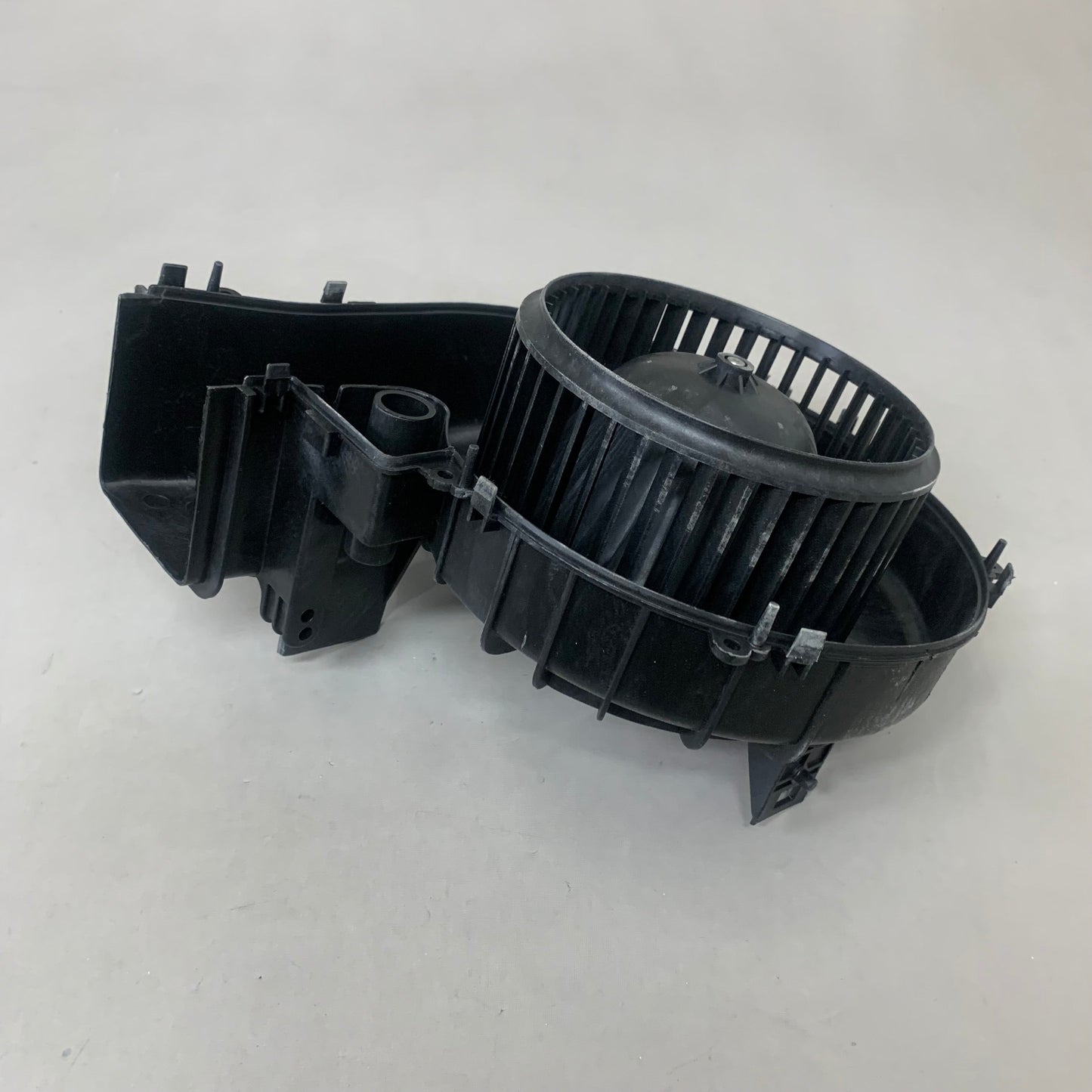 IMPORT DIRECT Direct Climate Control Blower Motor 5/16 Shaft Diameter As-is (see images) Black PM9318