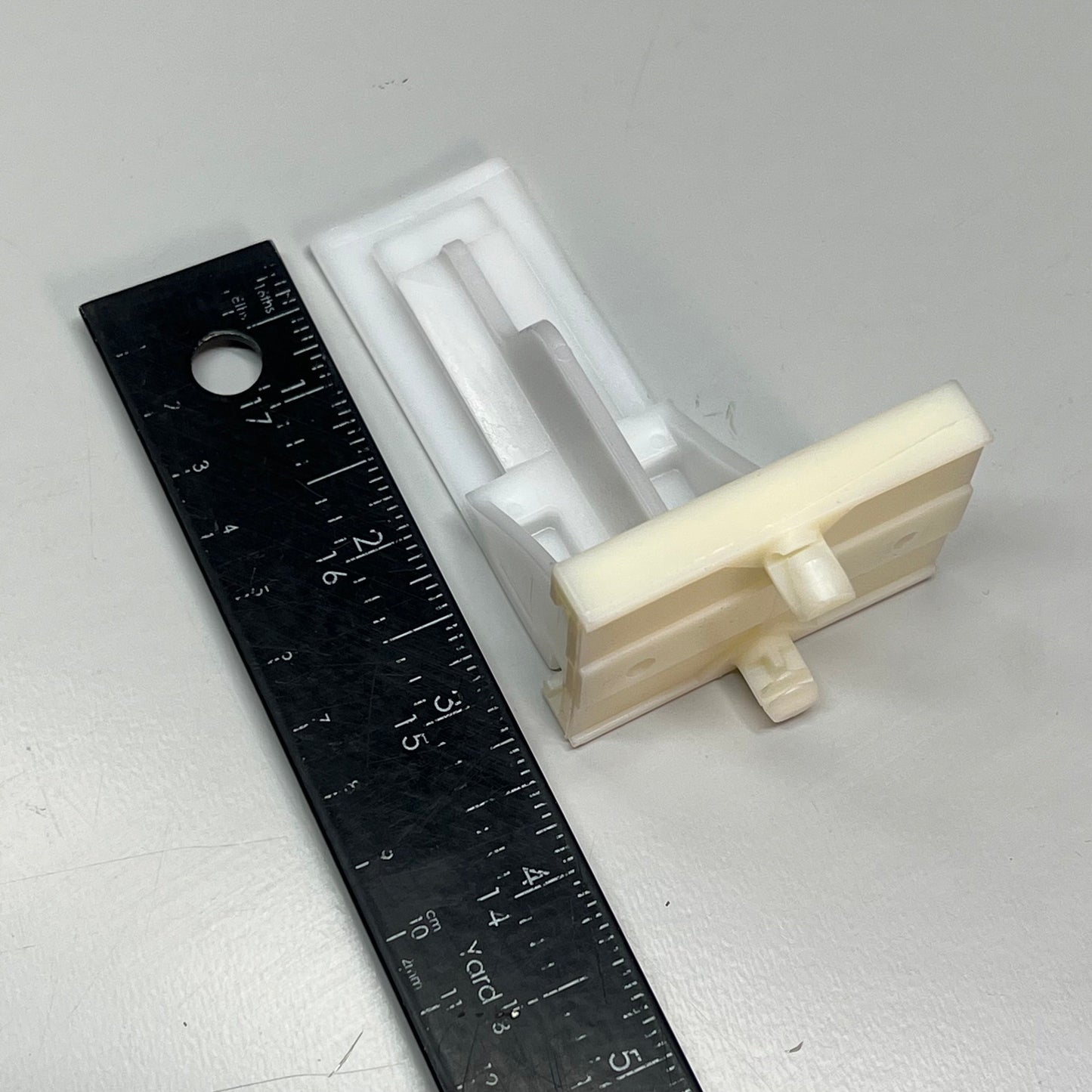 TENN-TEX PLASTICS  (400 CASE) Undermount Dowelled Brackets 47mm-51mm White C-316