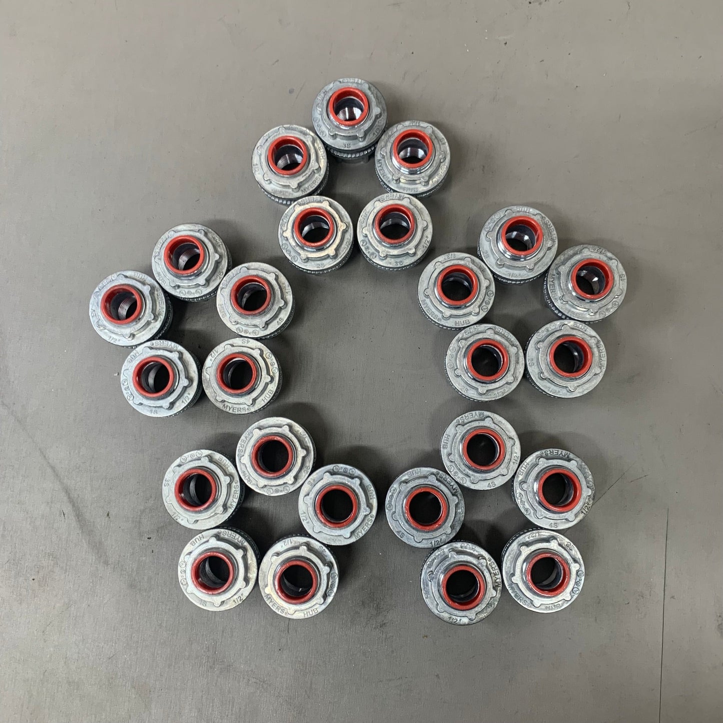 MYERS (25 PACK) Zinc Conduit Hub Scru-tite Tapered Female Threaded 1/2" ST-1
