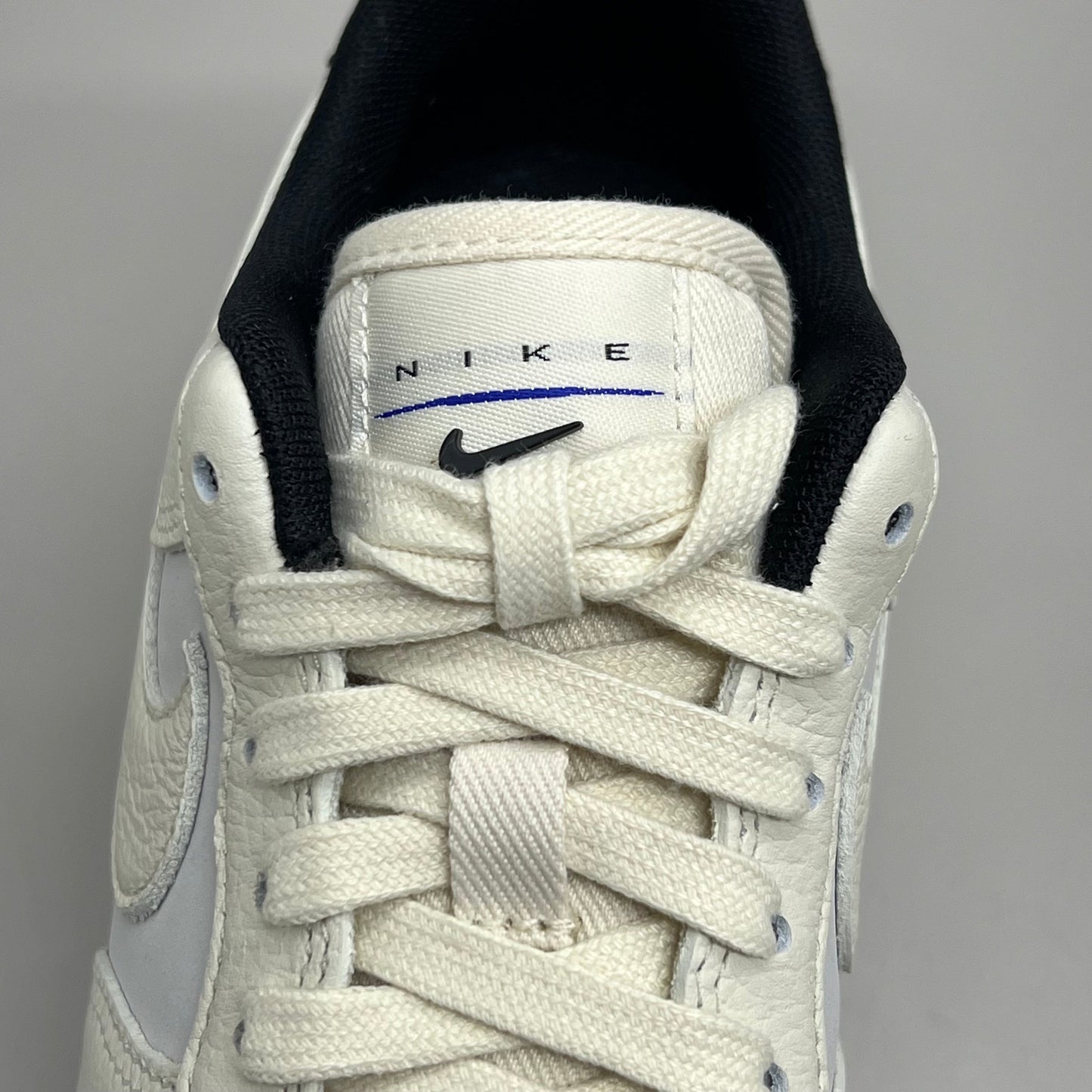 NIKE Air Force 1 07' LX Leather Shoes Women's Sz 7 Sail/Coconut Milk-Black DZ2708 101