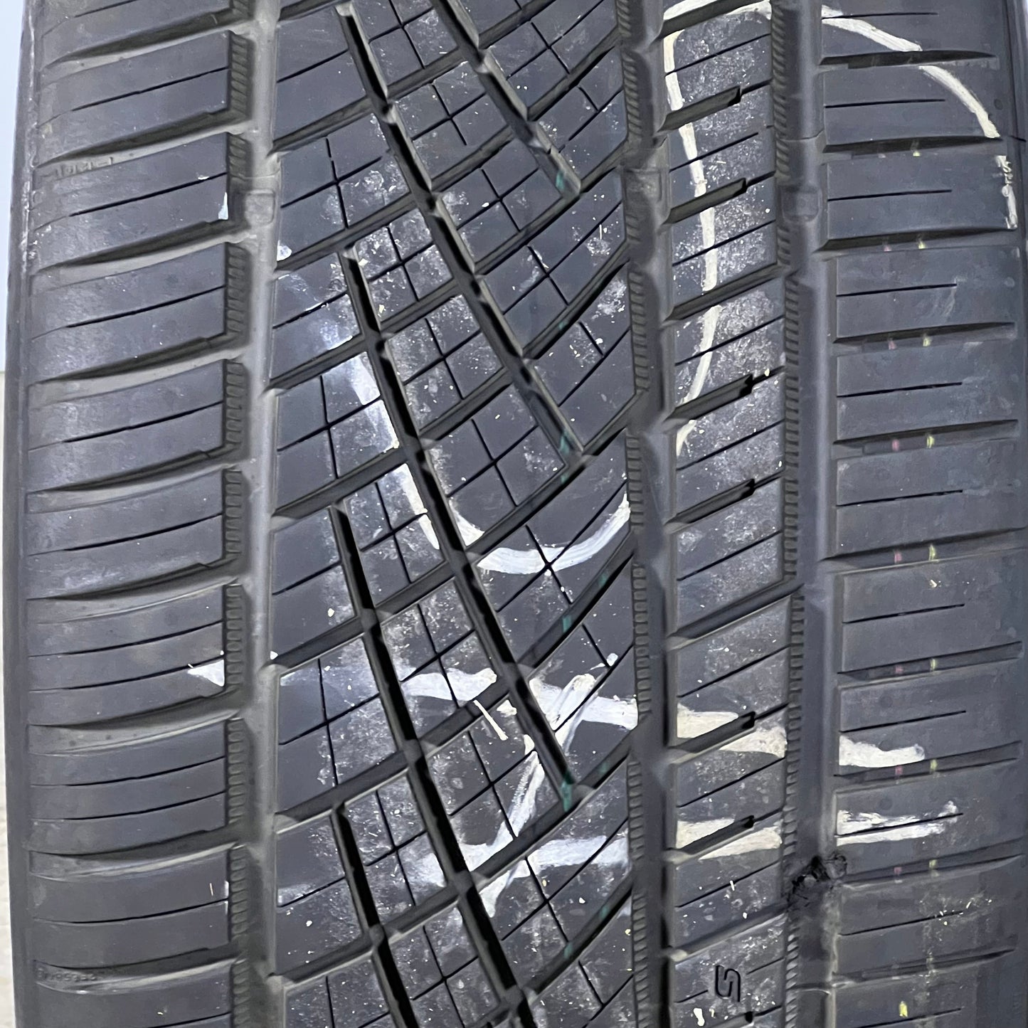 CONTINENTAL SportPlus Tire Sz 285/30ZR19 98Y XL (Used)