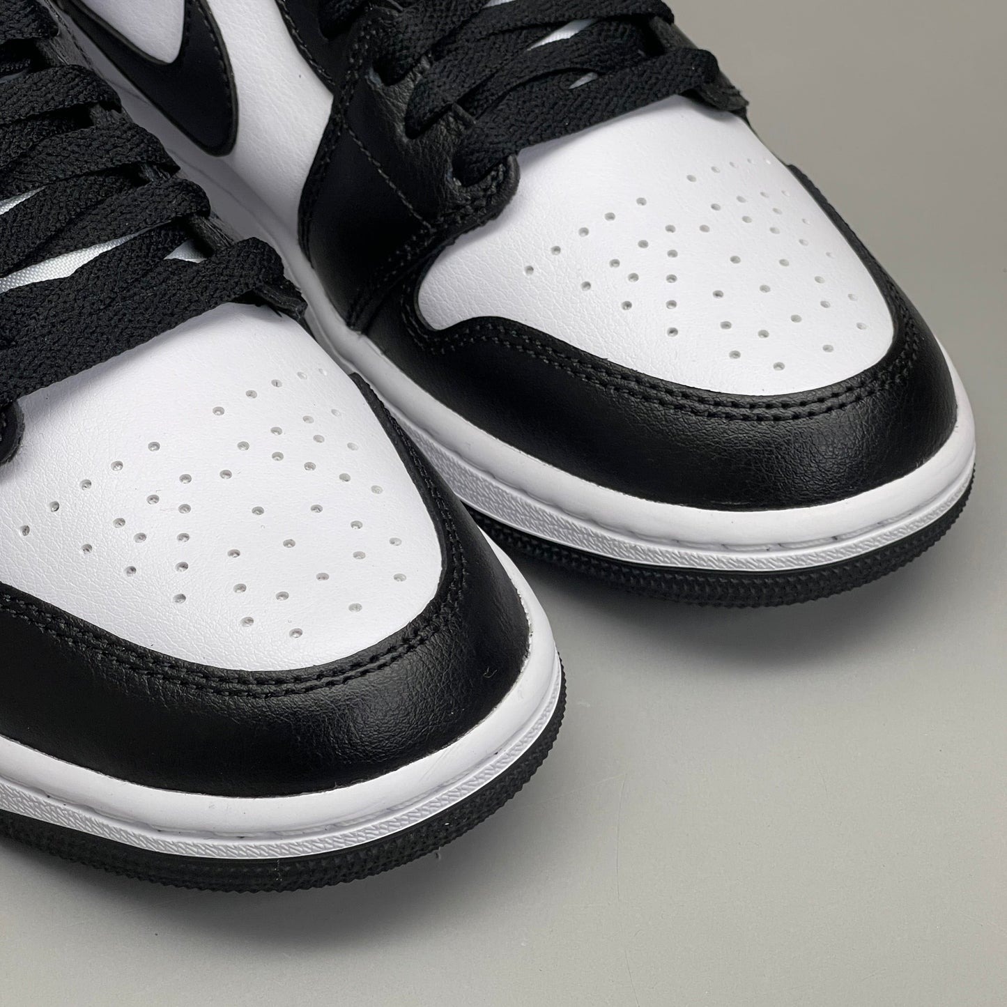NIKE AIR JORDAN 1 Mid Panda Shoe Women's Sz 9.5 Black / White DV0991-101 (New)