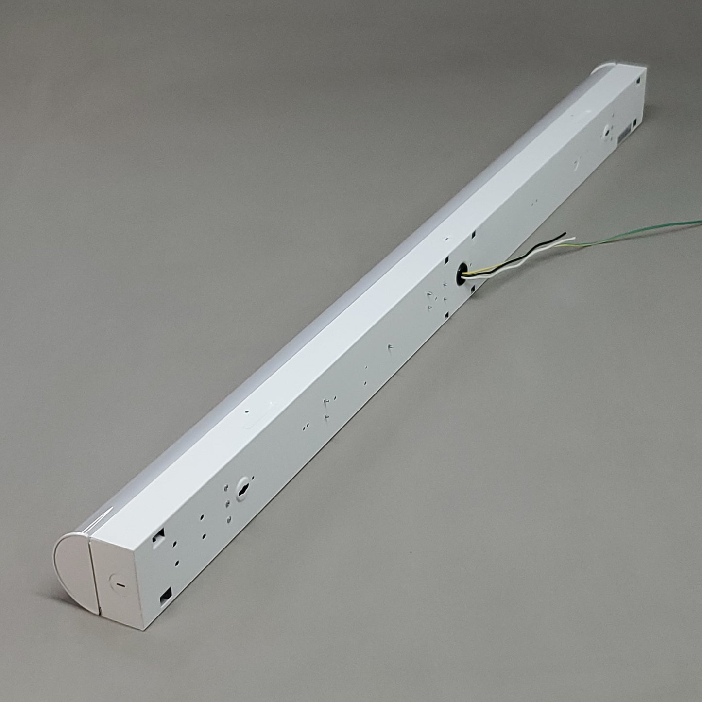 NATURALED Commercial LED Strip Light 4FT 25W 4007lm 5000K Voltage 120-277V 9262 (New)