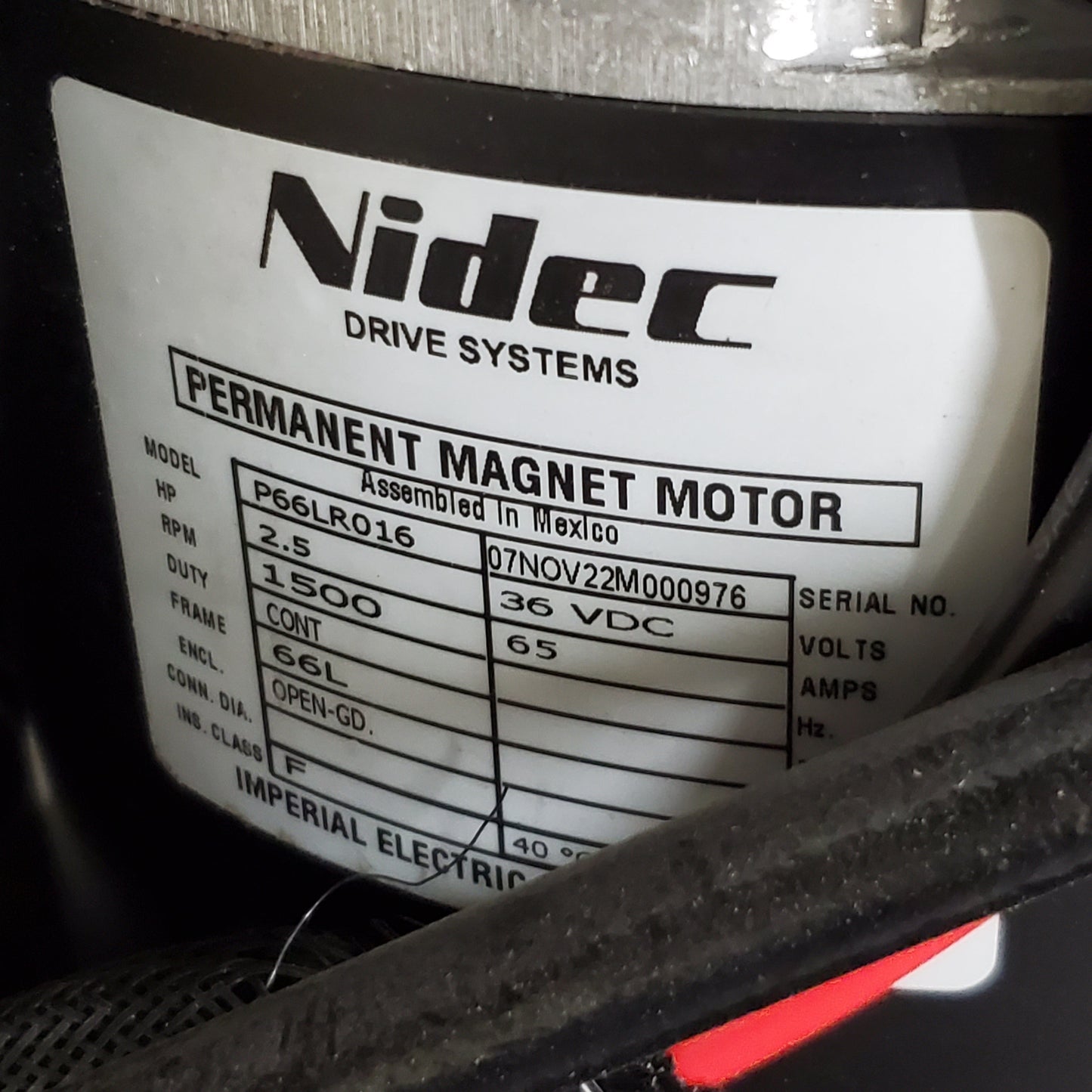AMANO PIONEER ECLIPSE Traction Floor Burnisher 27-28" 300BU TPPL Batteries
