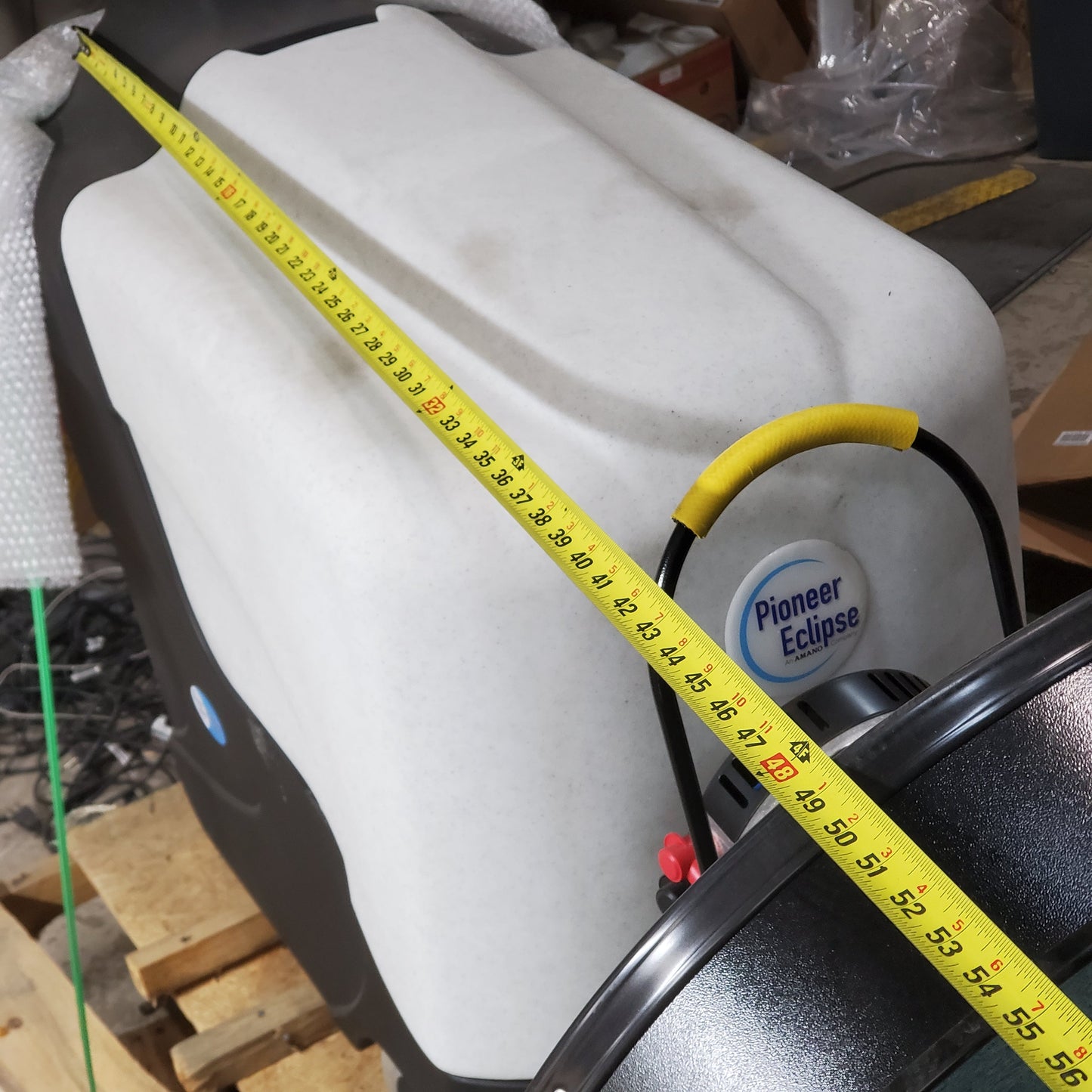 AMANO PIONEER ECLIPSE Traction Floor Burnisher 27-28" 300BU TPPL Batteries