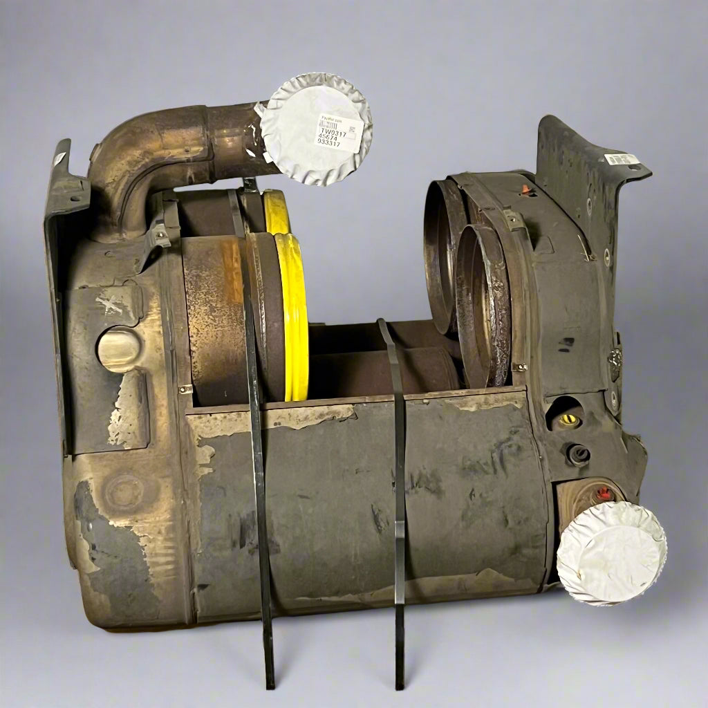 DETROIT DOC and Clamp Kit Sz 31.5" L x 28" W x 32" H EA6804905556 (Used)