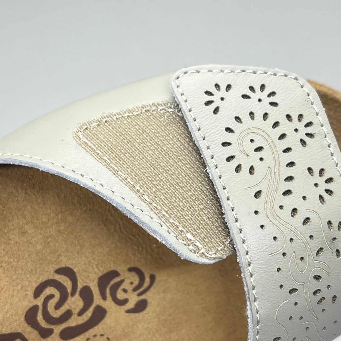 PROPET Wanda Sandal w/Wedge Heel Design Womens Sz 8 XX WIDE (4E) Cream WSX203L