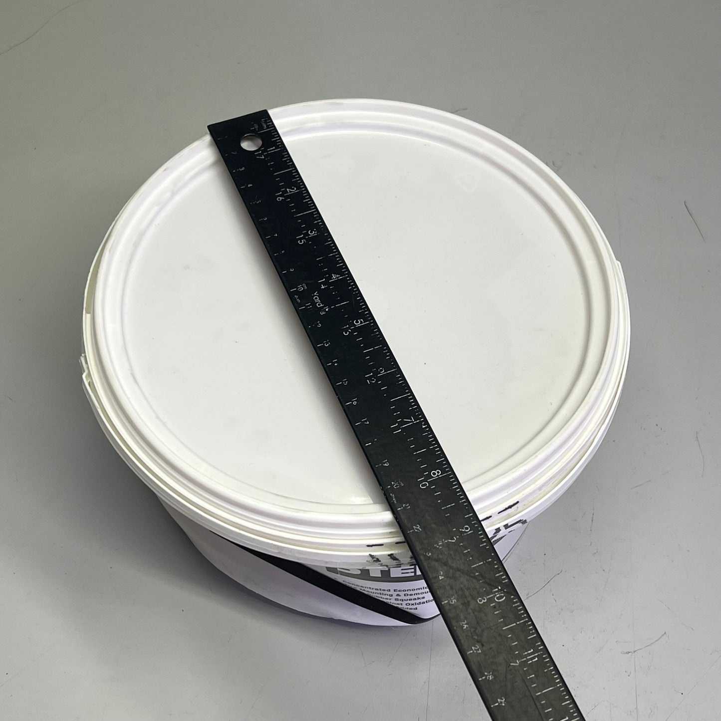 STEELMAN Ready To Use Tire Mounting Paste & Rubber Lubricant Bucket 8 lb 97972