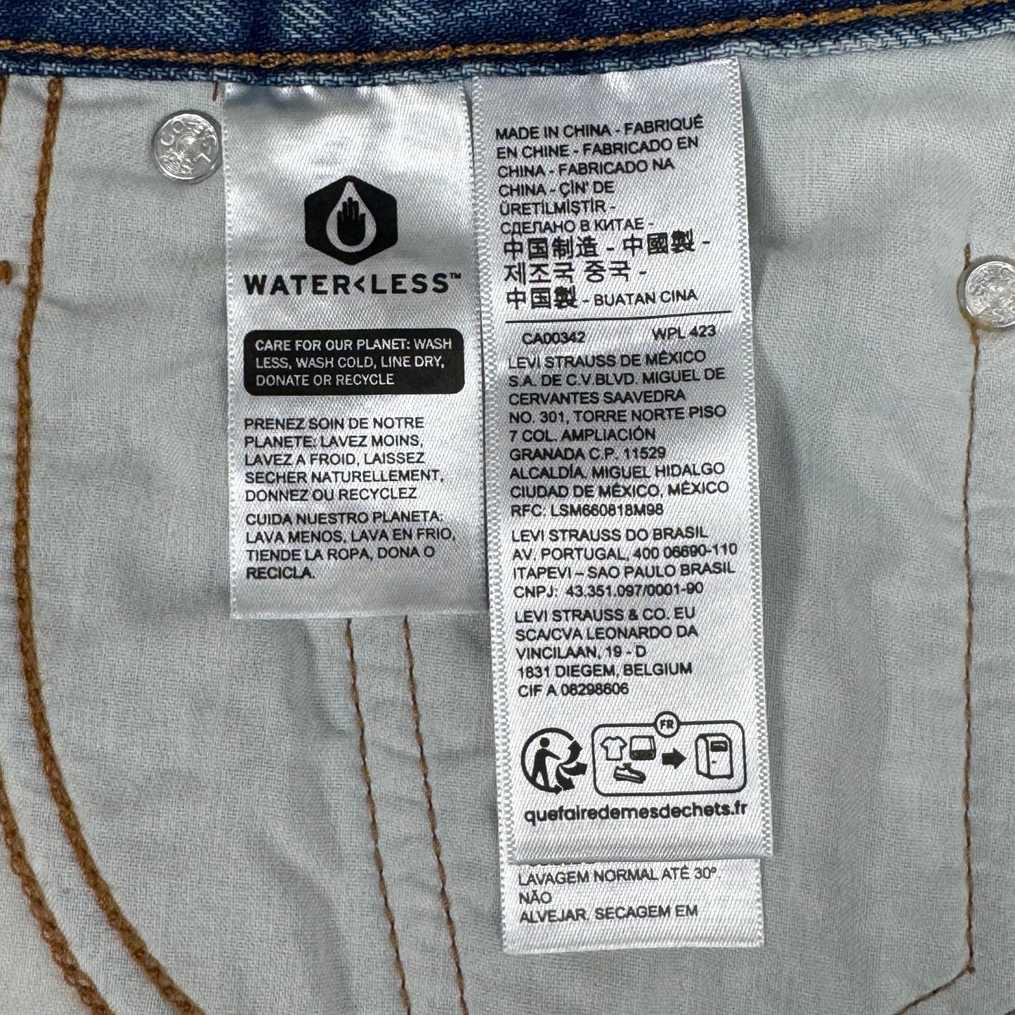 LEVIS Recrafted Icon Skirt Mid Rise Original Women's Sz 31 Novel Notion Med Wash