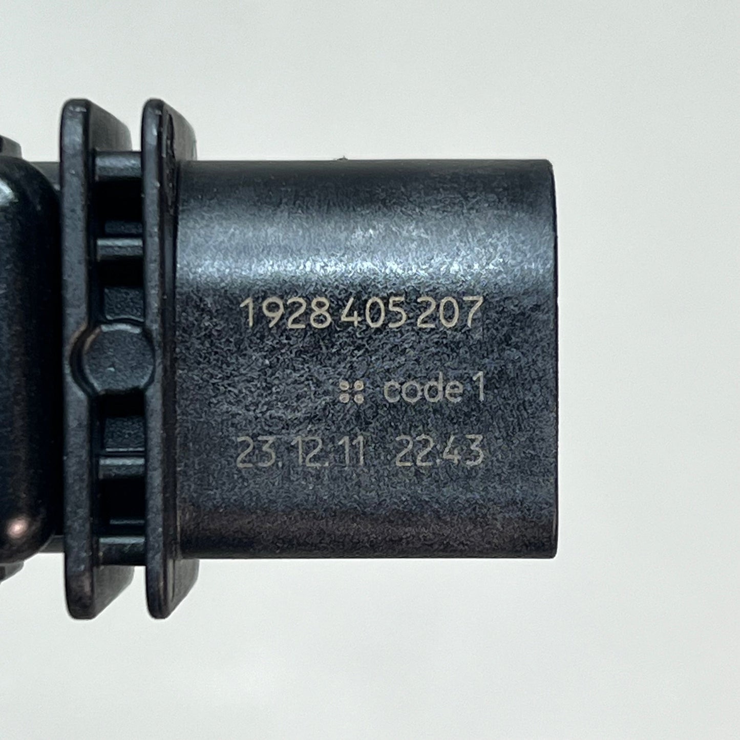 BOSCH Oxygen Sensor Threaded Mounting Man Connector OE Quality 17475