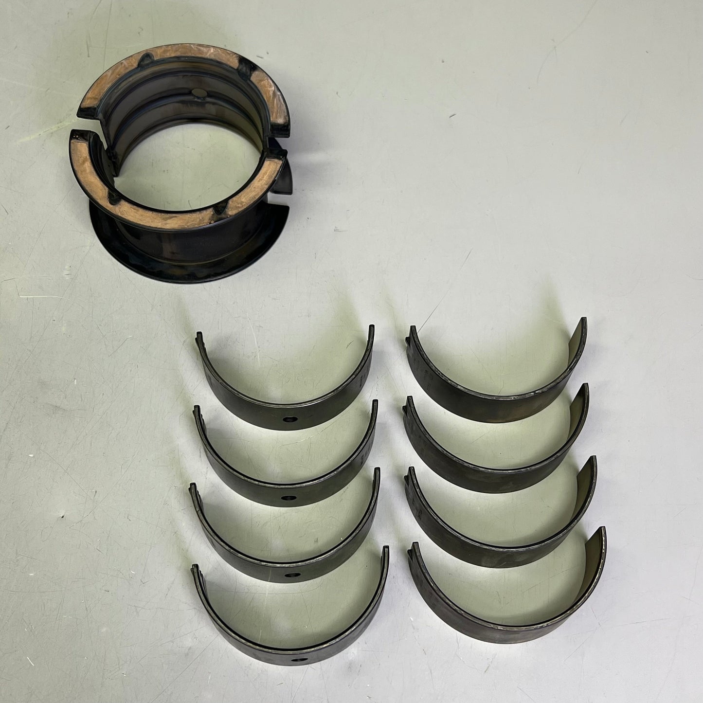 MAHLE High Performance Main Bearing Set H Series For Chevy 1965-2000 141M MS829H