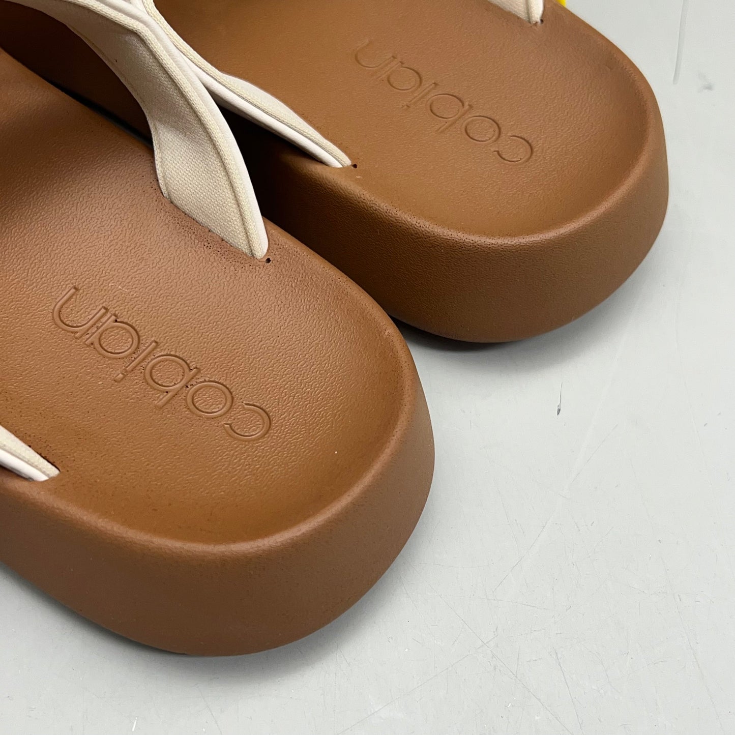 COBIAN Amalfi Synthetic Leather W/ Microfiber Lining Sandals Women's Sz 8, 38.5 EU Cream AMA25-110-8