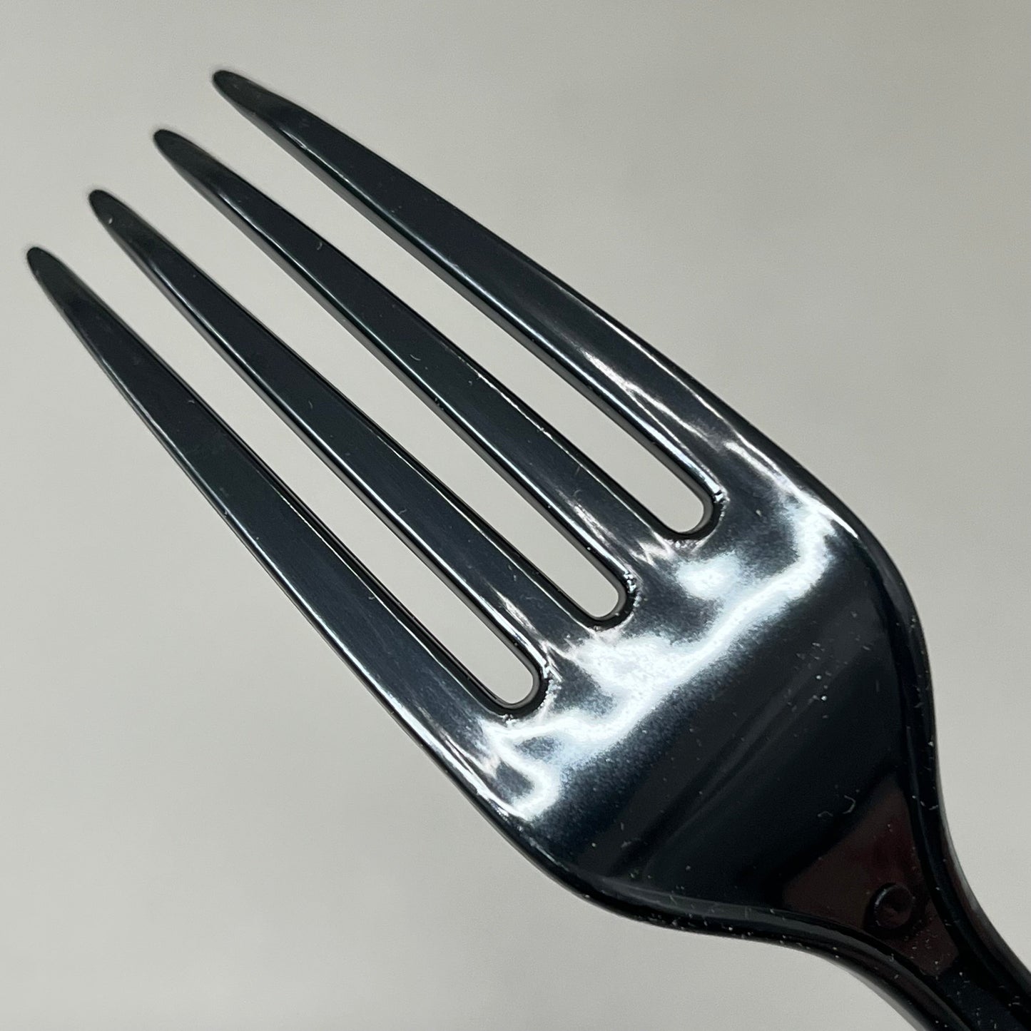 ZA@ NORTH COAST (500 PACK) Heavy Weight Polystyrene Individually Packaged Forks w/ 2-Ply Napkin Black As-is