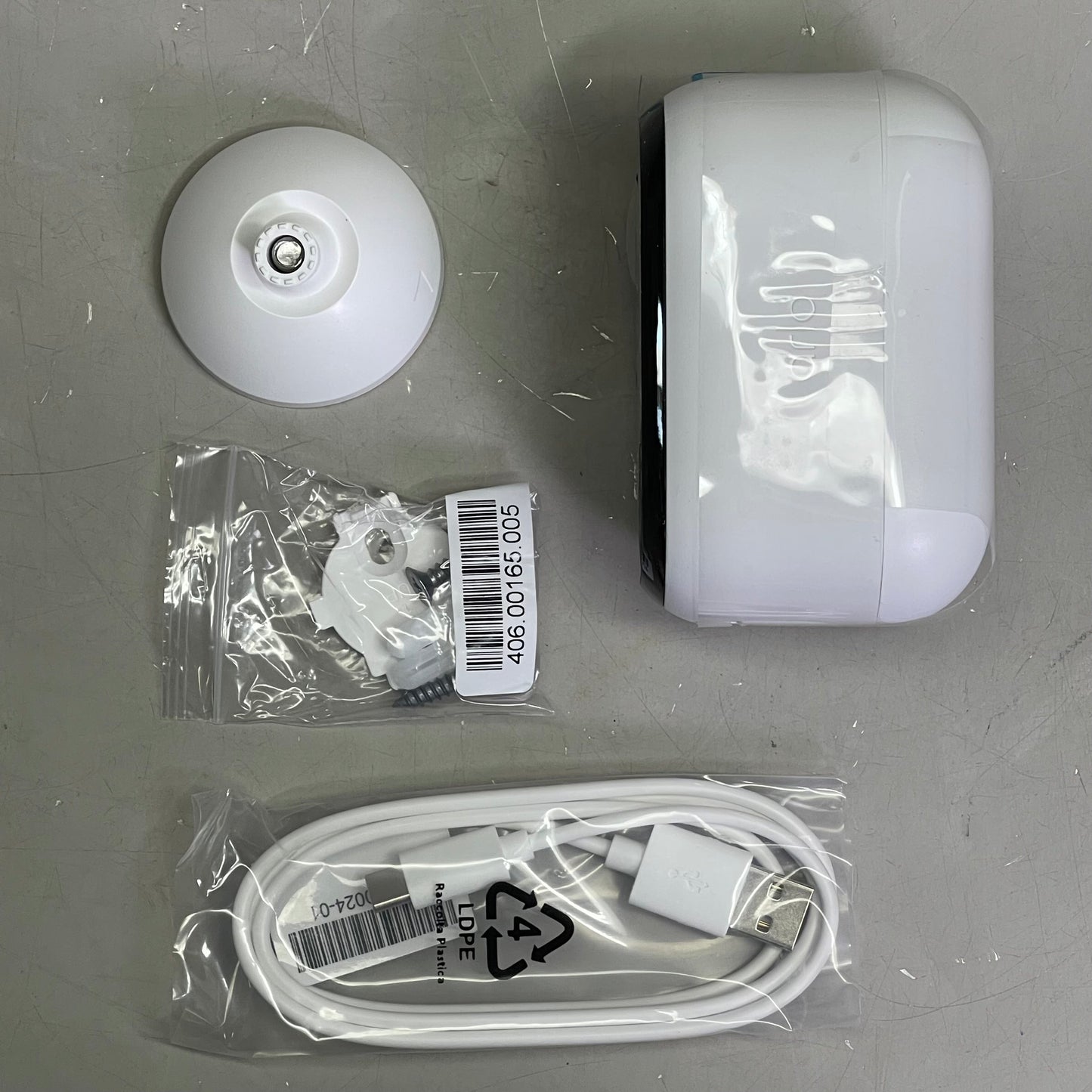 ARLO Essential Outdoor Camera 2nd Gen w/ Color Night Vision 130° FOV White VMC2050-1WMNAS