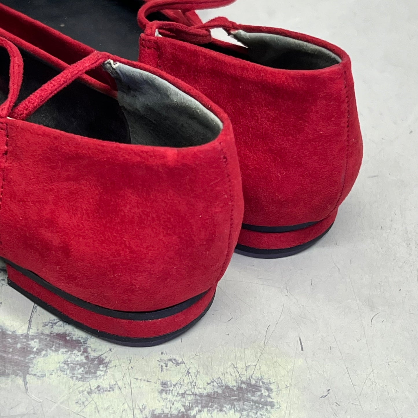 GUESS Vida Pointy Ankle Wrap Around Ballet Flats Women's Sz 7.5 Red (Pre-Owned)
