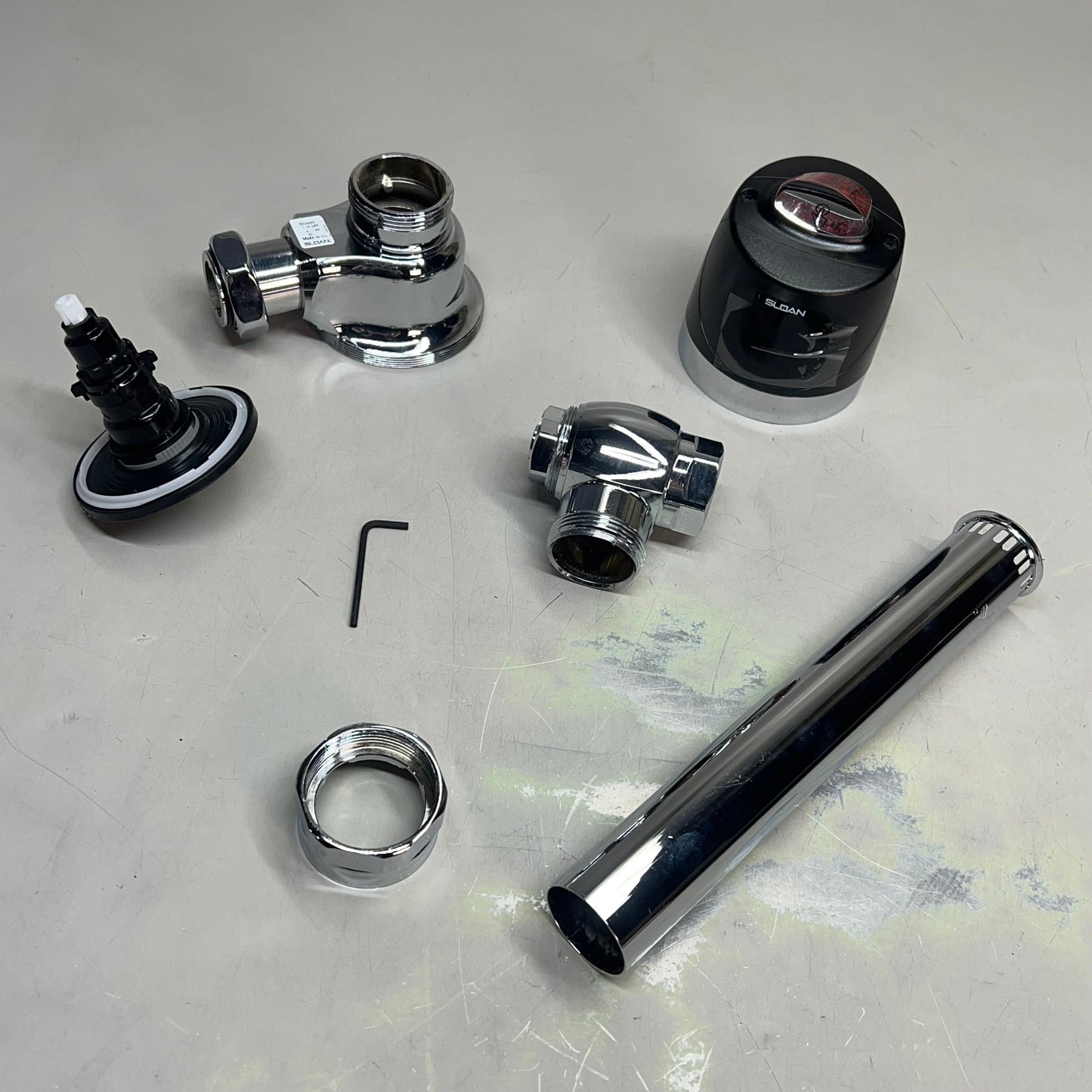 SLOAN OPTIMA PLUS Battery Powered Sensor Activated Flushometer Chrome 8111-1.28