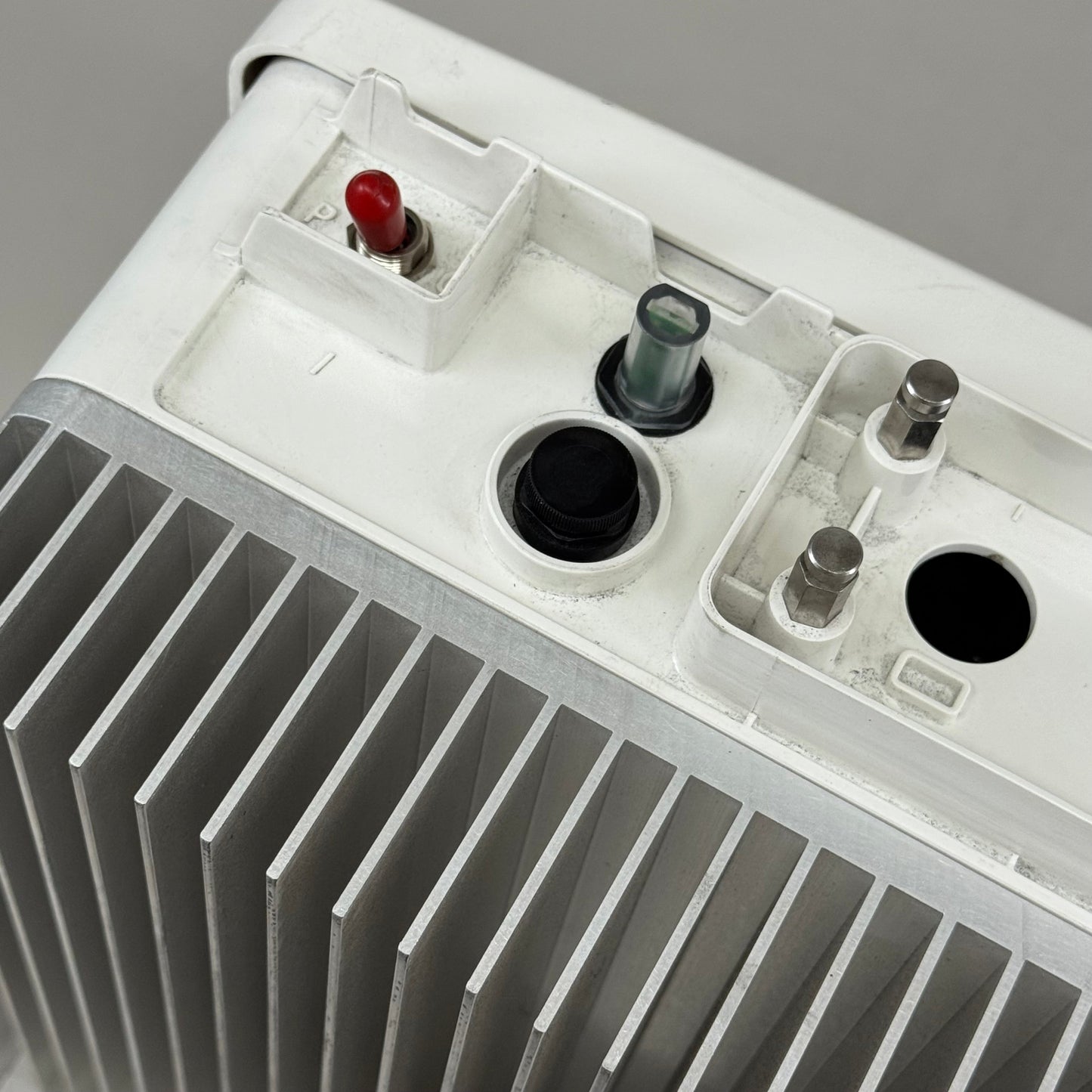 SOLAREDGE Photovoltaic Rapid Shutdown System  14"x11"x6" White 73053922-D3 (As-is (See Images))