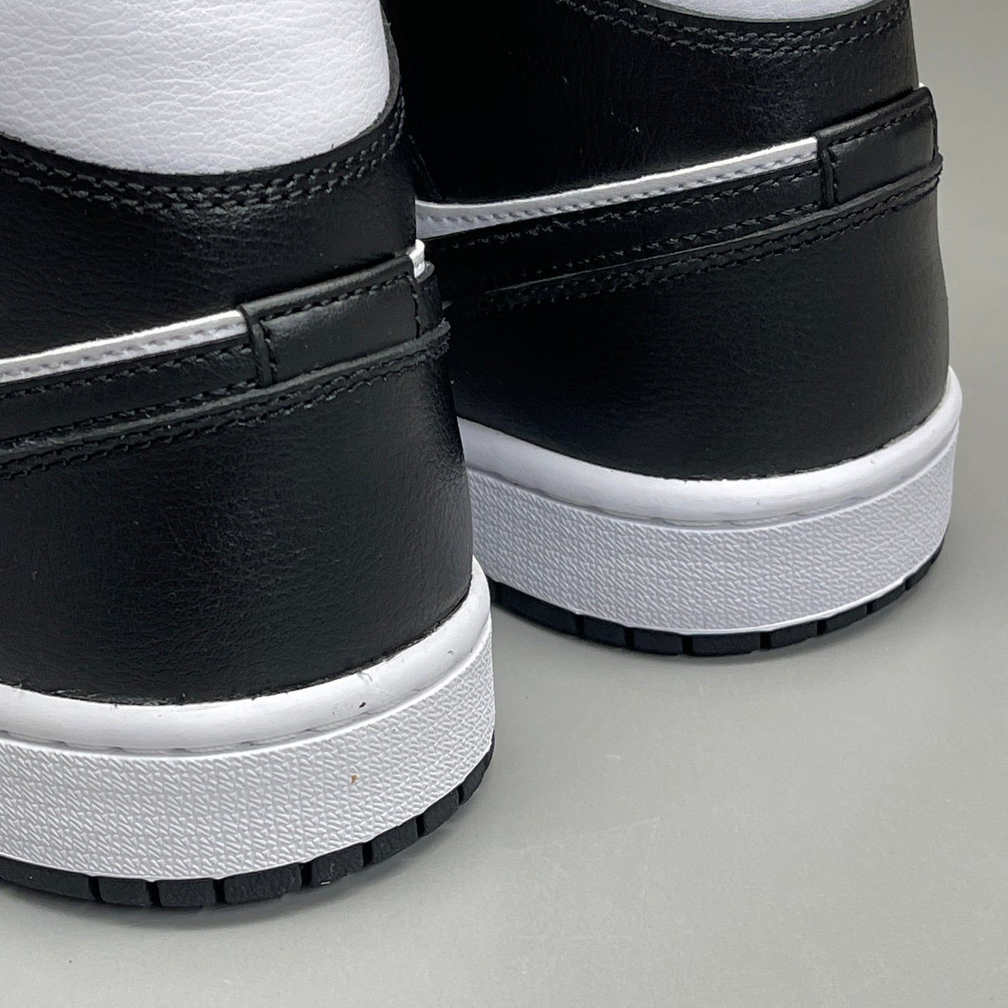 NIKE AIR JORDAN 1 Mid Panda Shoe Women's Sz 10 Black / White DV0991-101 (New)