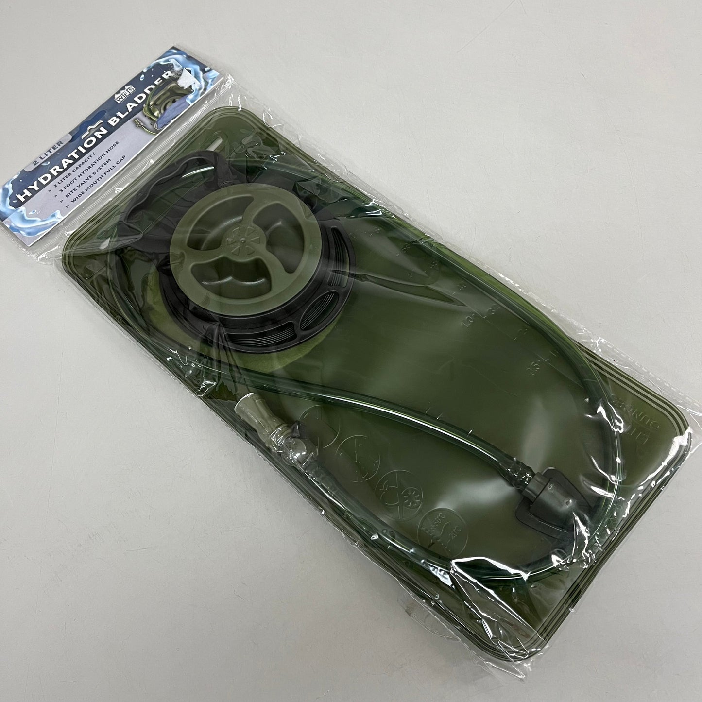 WORLD FAMOUS SPORTS Hydration Bladder 2 Liter 3.6"x7"x1" Forest Green XHB-BDR