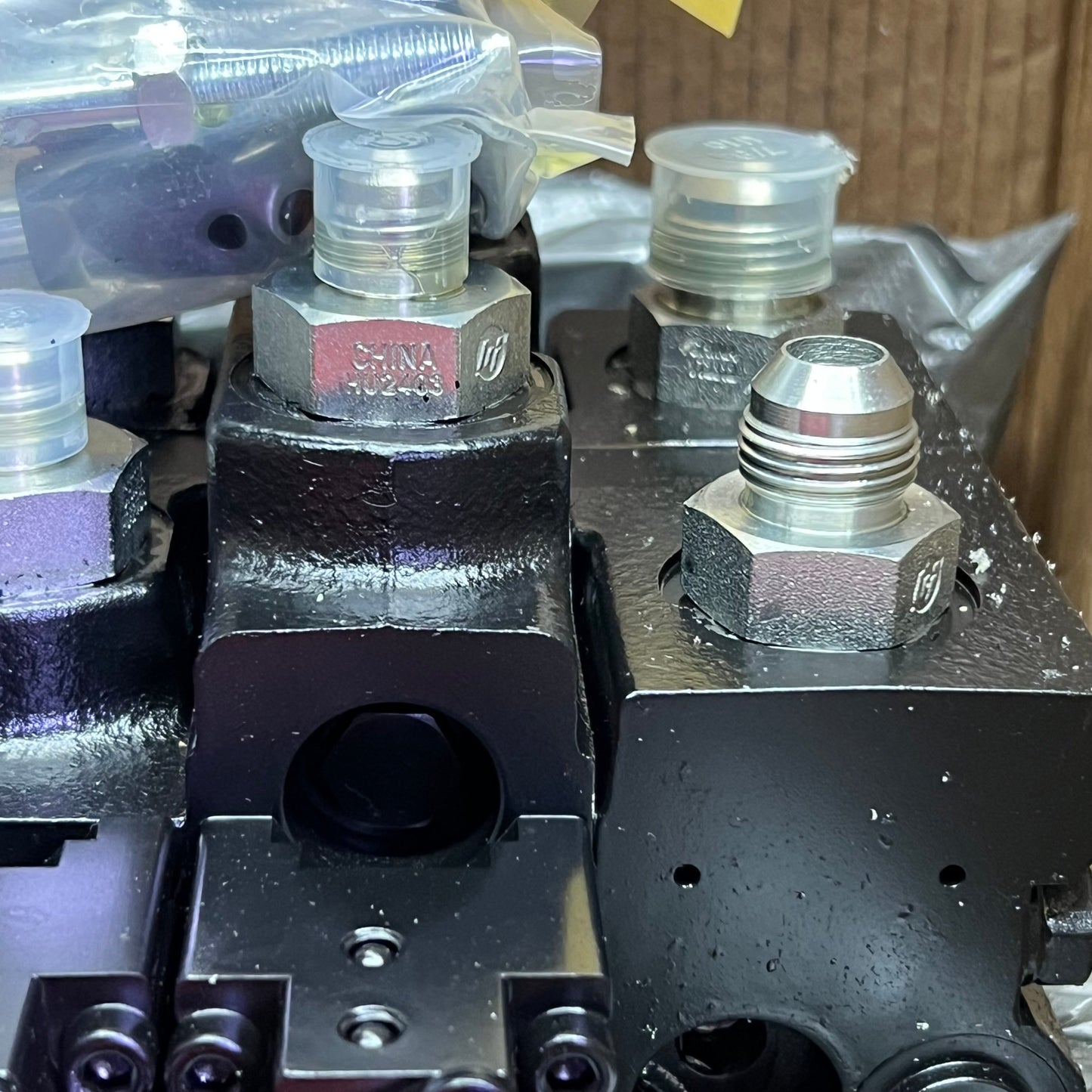 DANFOSS Directional Eco80 Valve Assy 11"W x 12"L x 6"H Black CVA-16601