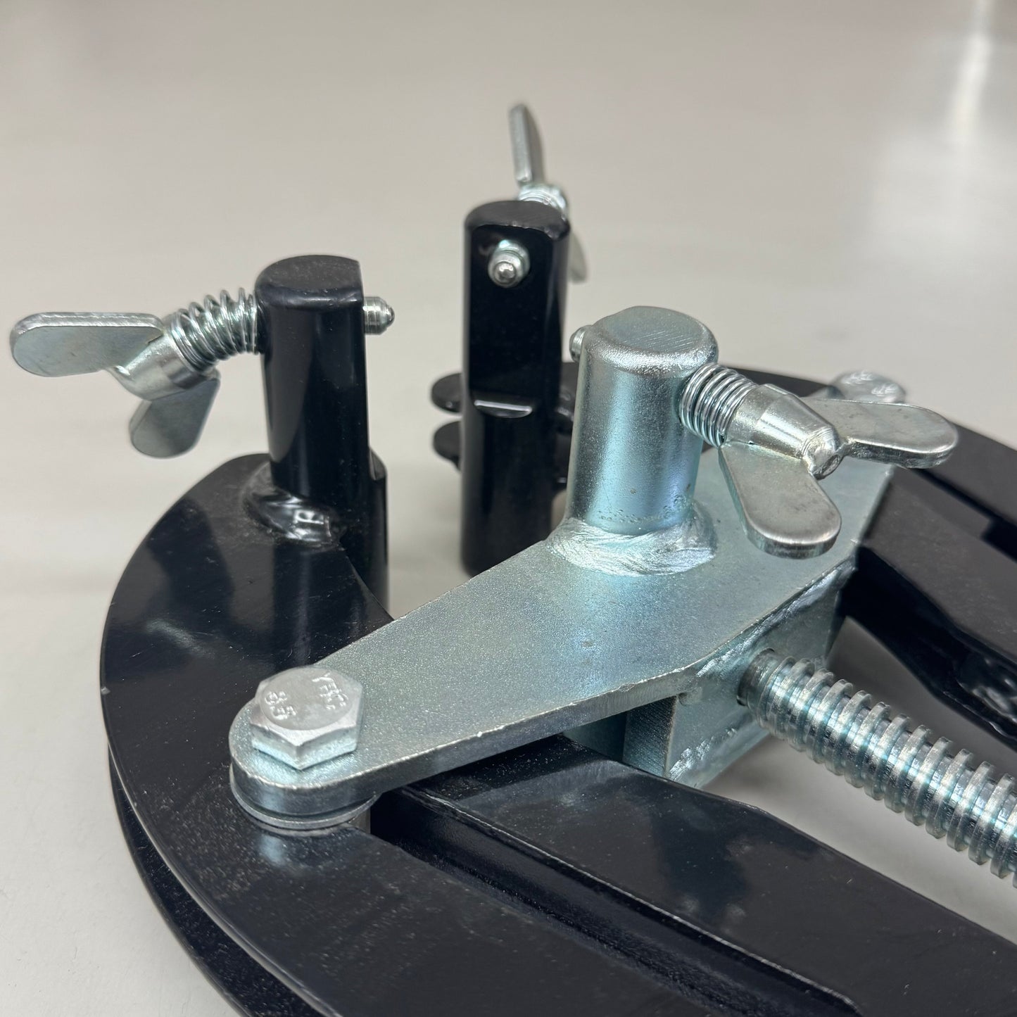 SAWYER MFG Qwik Clamp For Hi-Lo Fittings,Tees & Flanges 2"-6" Pipe Black/Chrome