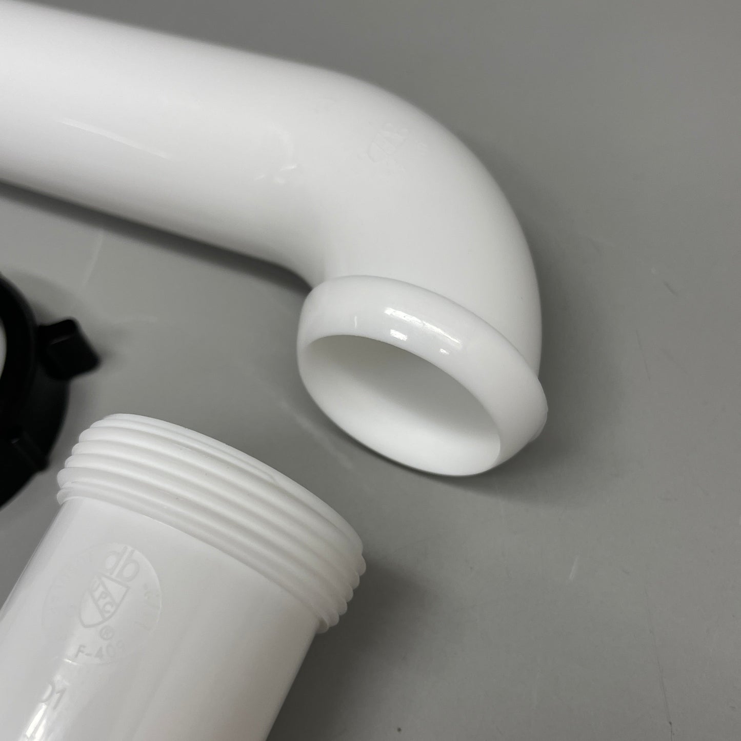 DB DEARBORN 1-1/2” P-Trap w/ Threaded ABS Adapter White P9704AB