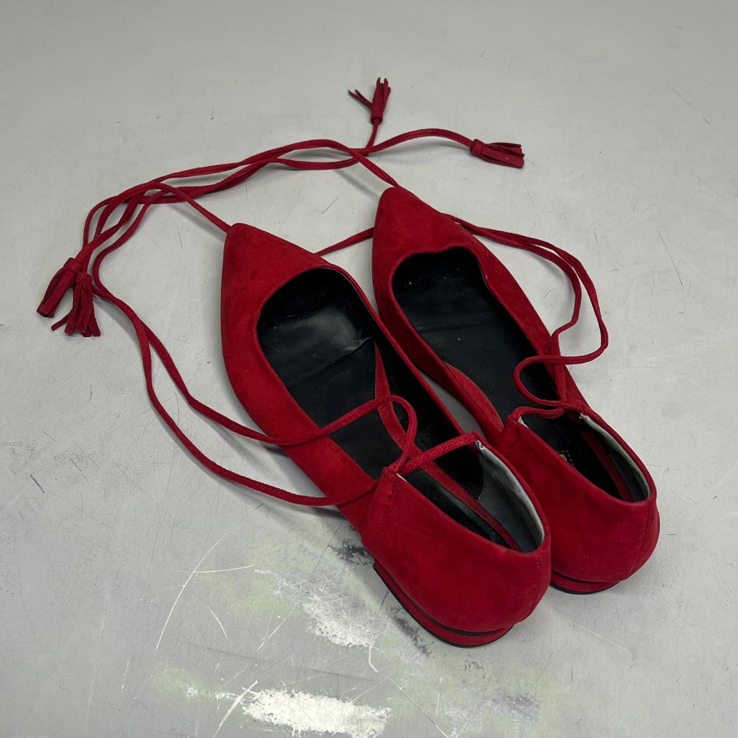 GUESS Vida Pointy Ankle Wrap Around Ballet Flats Women's Sz 7.5 Red (Pre-Owned)