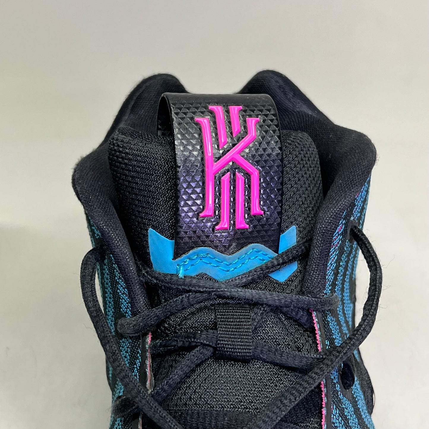 NIKE Kyrie 4 Decades Pack 80s Sneaker Men's Sz 11 Black/Blue/Purple (Pre-Owned)