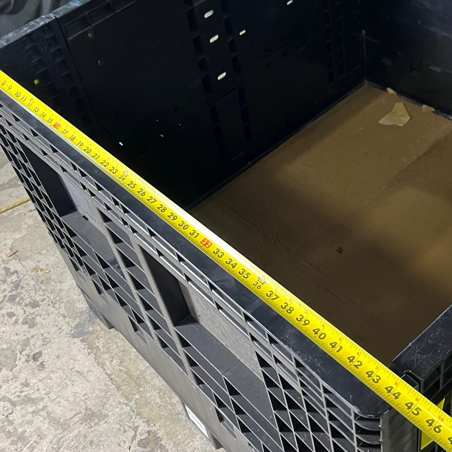 GLOBAL INDUSTRIAL Plastic Bulk Shipping Container Sz 48" L X 45" W (New Other)