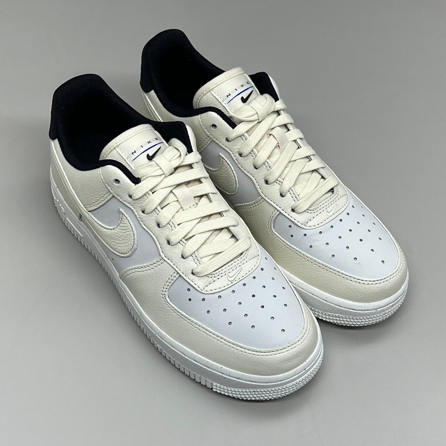 NIKE Air Force 1 07' LX Leather Shoes Women's Sz 7 Sail/Coconut Milk-Black DZ2708 101