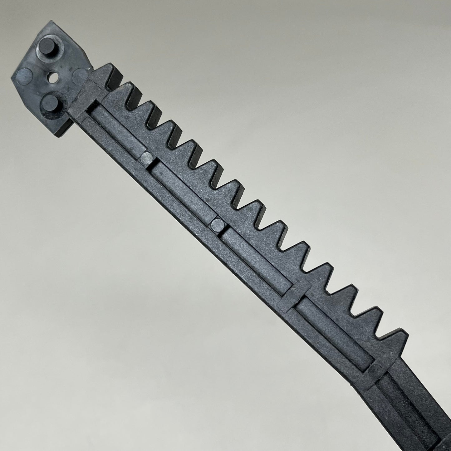 BRUNSWICK Toothed Rack Front (Setting Table)  18"×1.25"×0.5" Black 47051565002