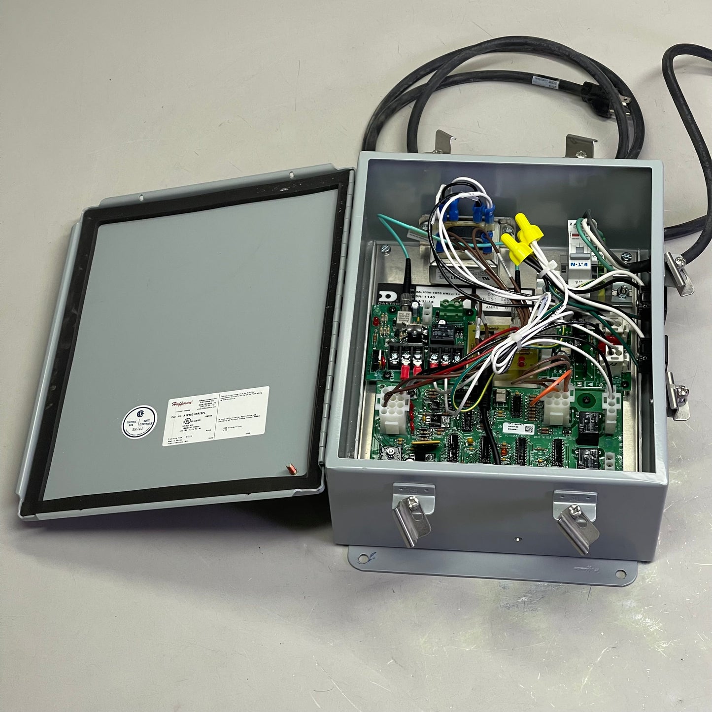 DAKTRONICS Scoreboard Controller Assembly 0A-1000-1075(Used, Working)