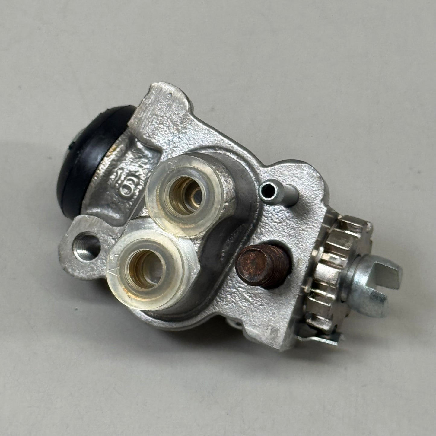 HONDA A, L. FR. Wheel Cylinder Assy TRX400 TRX450 4X4 OEM 45330-HN0-A01