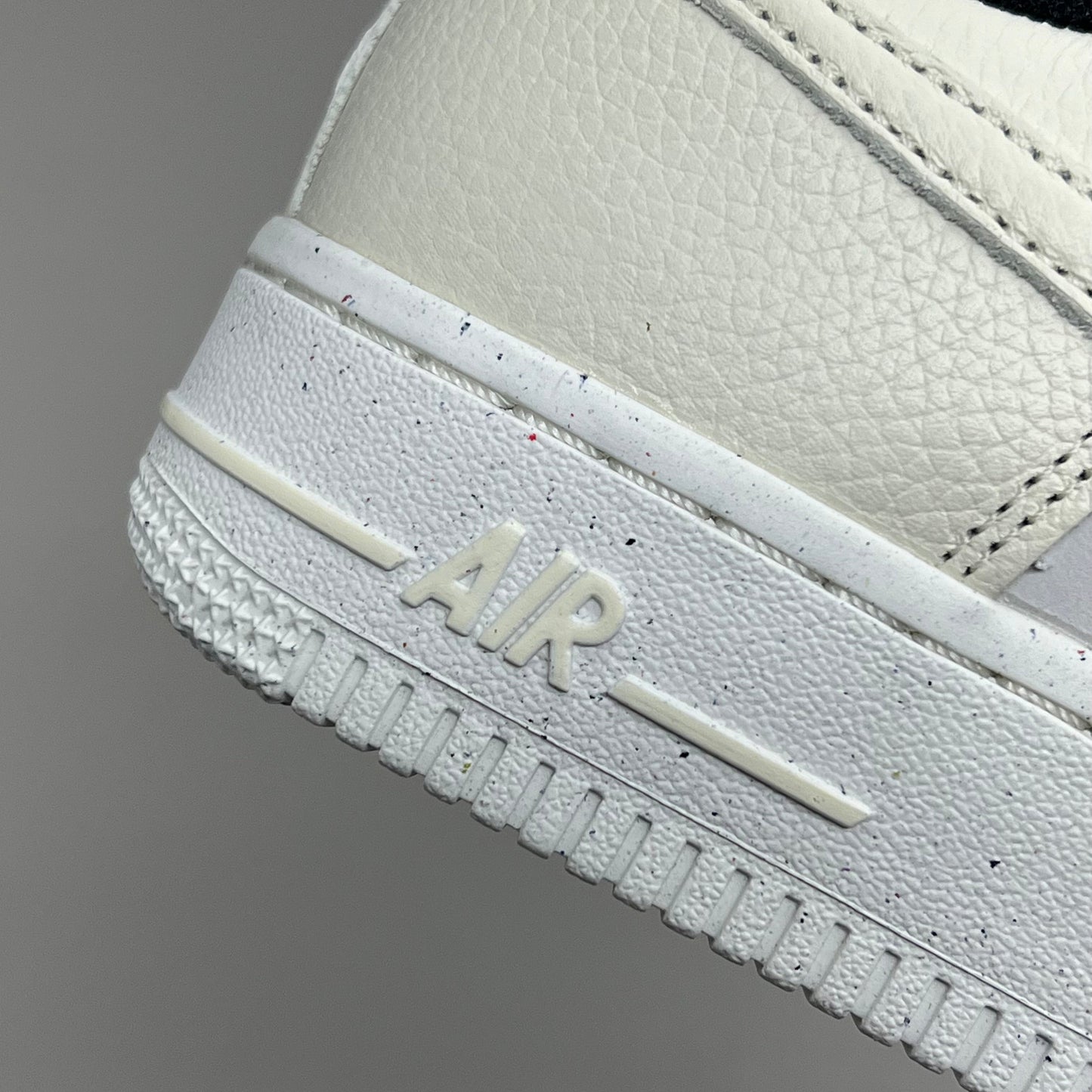NIKE Air Force 1 07' LX Leather Shoes Women's Sz 7 Sail/Coconut Milk-Black DZ2708 101