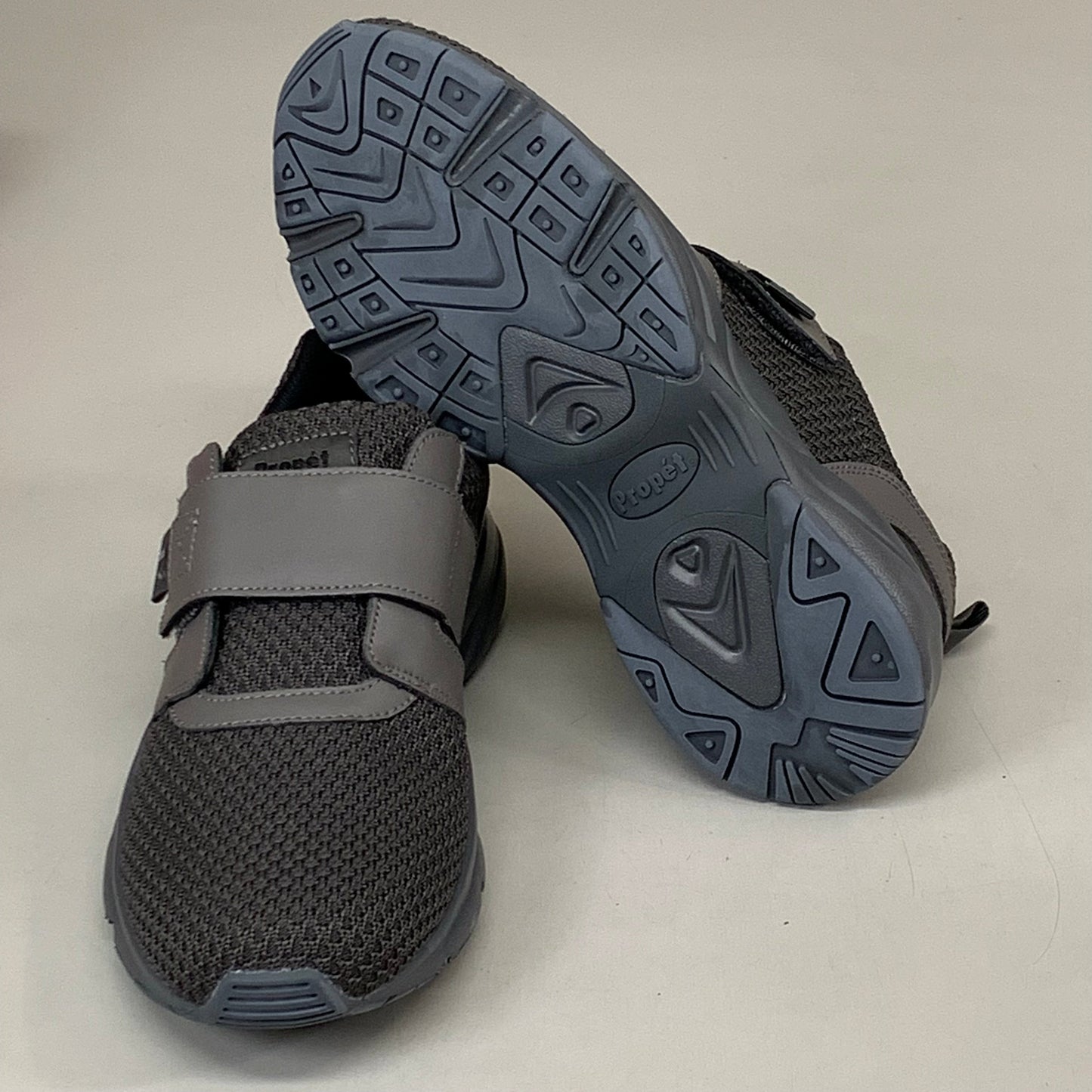 PROPET Stability X Strap Sneaker Shoes Men's SZ 8.5 Stone/Black MAA013MSTNM-08H