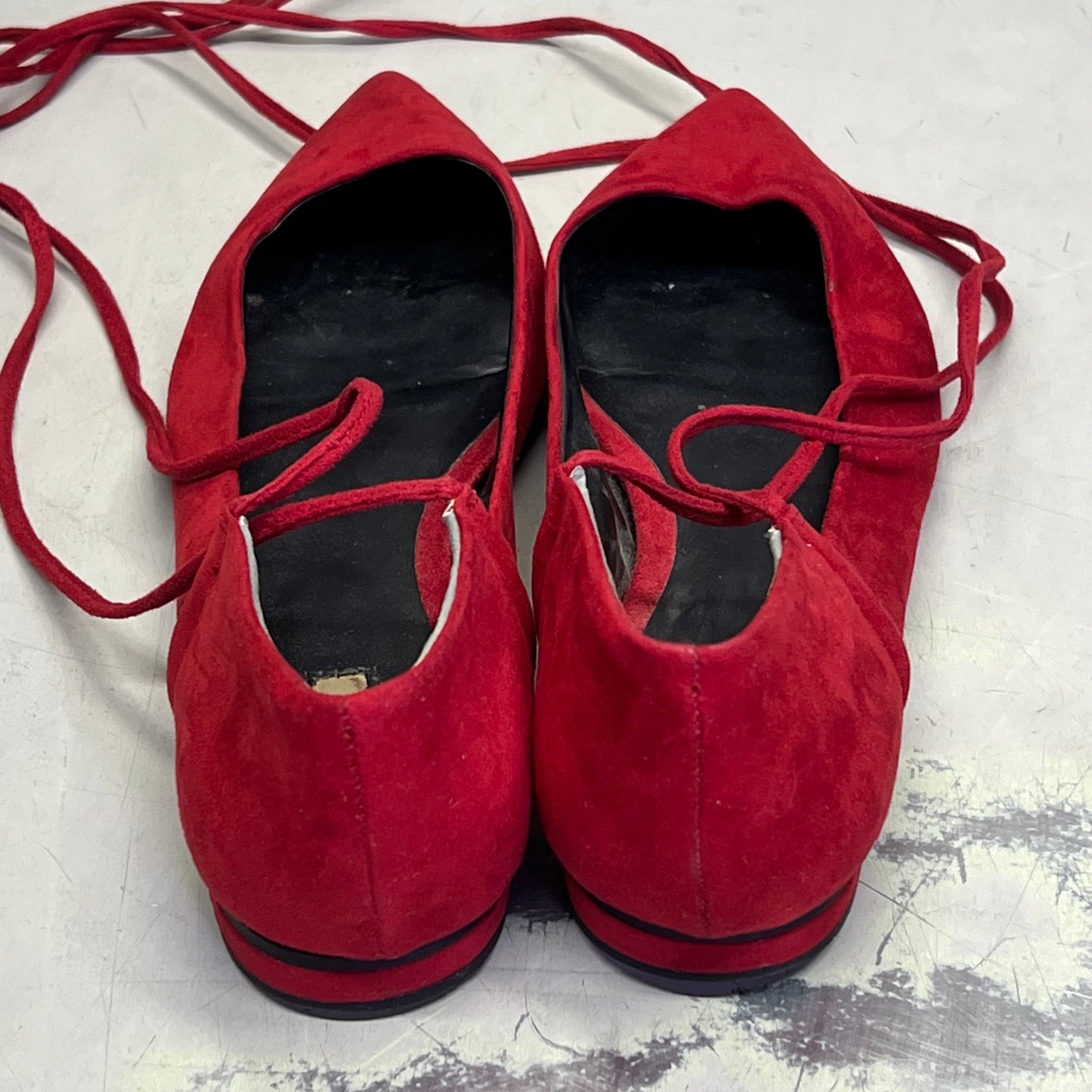 GUESS Vida Pointy Ankle Wrap Around Ballet Flats Women's Sz 7.5 Red (Pre-Owned)