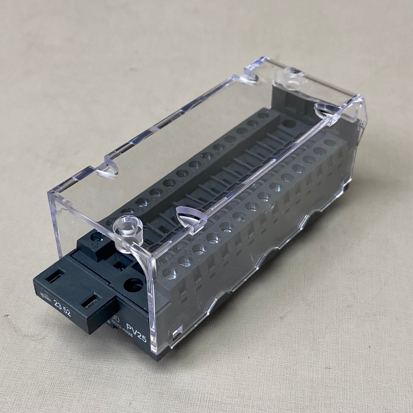 SCHNEIDER ELECTRIC Caged Terminal Strip 4"x2"x2" Black BMXFTB2800