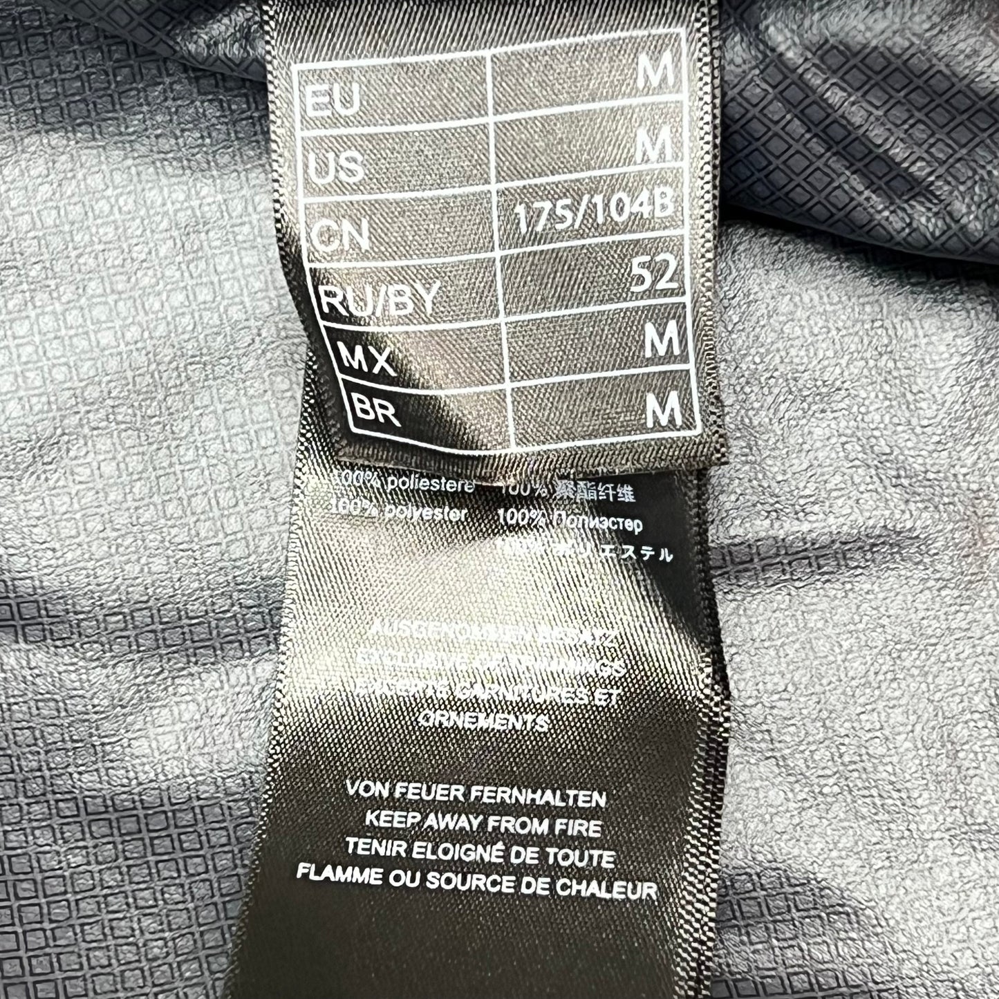 BMW Waterproof Lightweight Active Jacket Full Zip Mens Sz M Olive Scribble Print