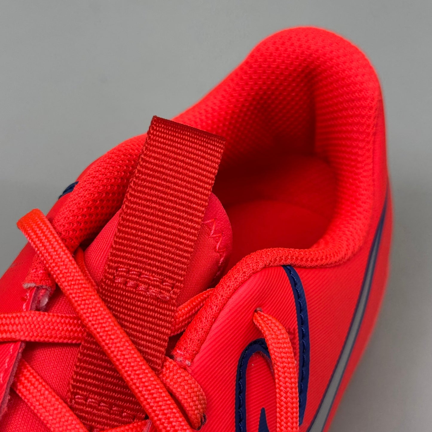 NIKE Kids Shoes Cleat Phantom GX II Academy X Haaland FG/MG Sz 2y Bright Crimson As-is