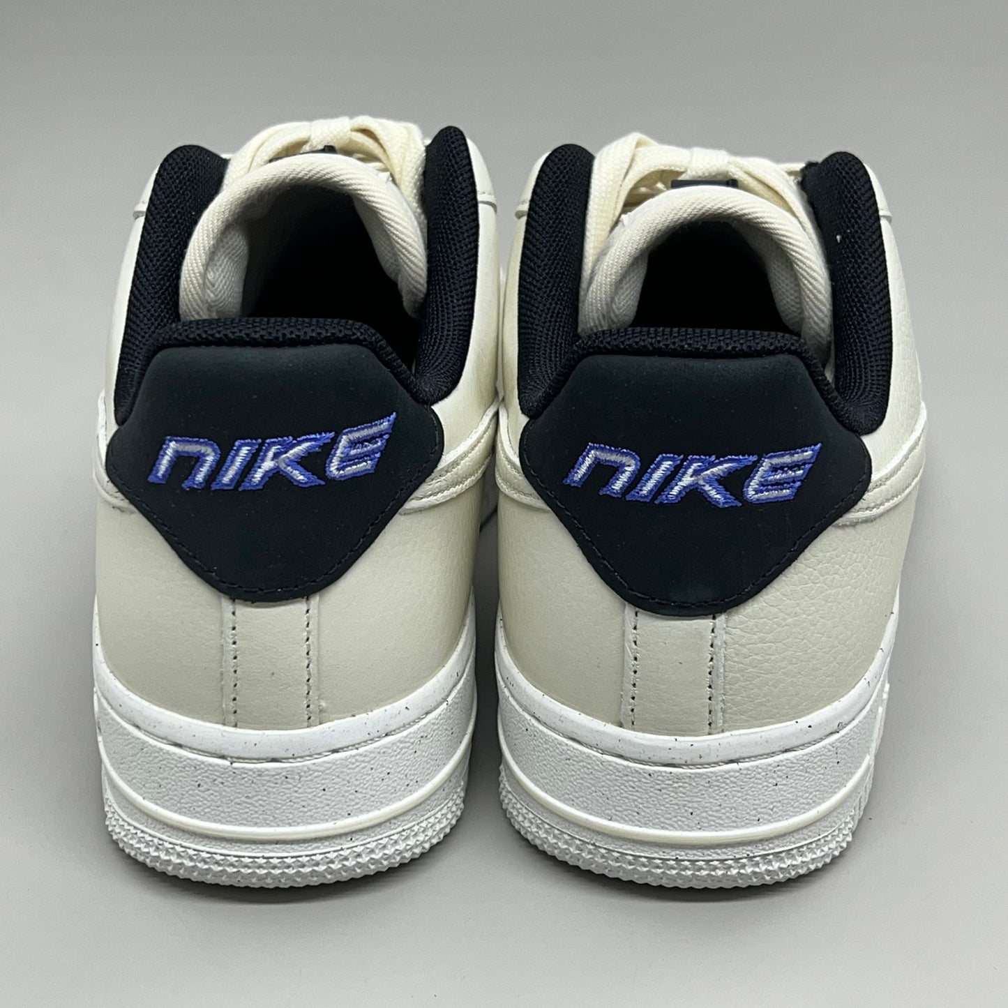 NIKE Air Force 1 07' LX Leather Shoes Women's Sz 7 Sail/Coconut Milk-Black DZ2708 101