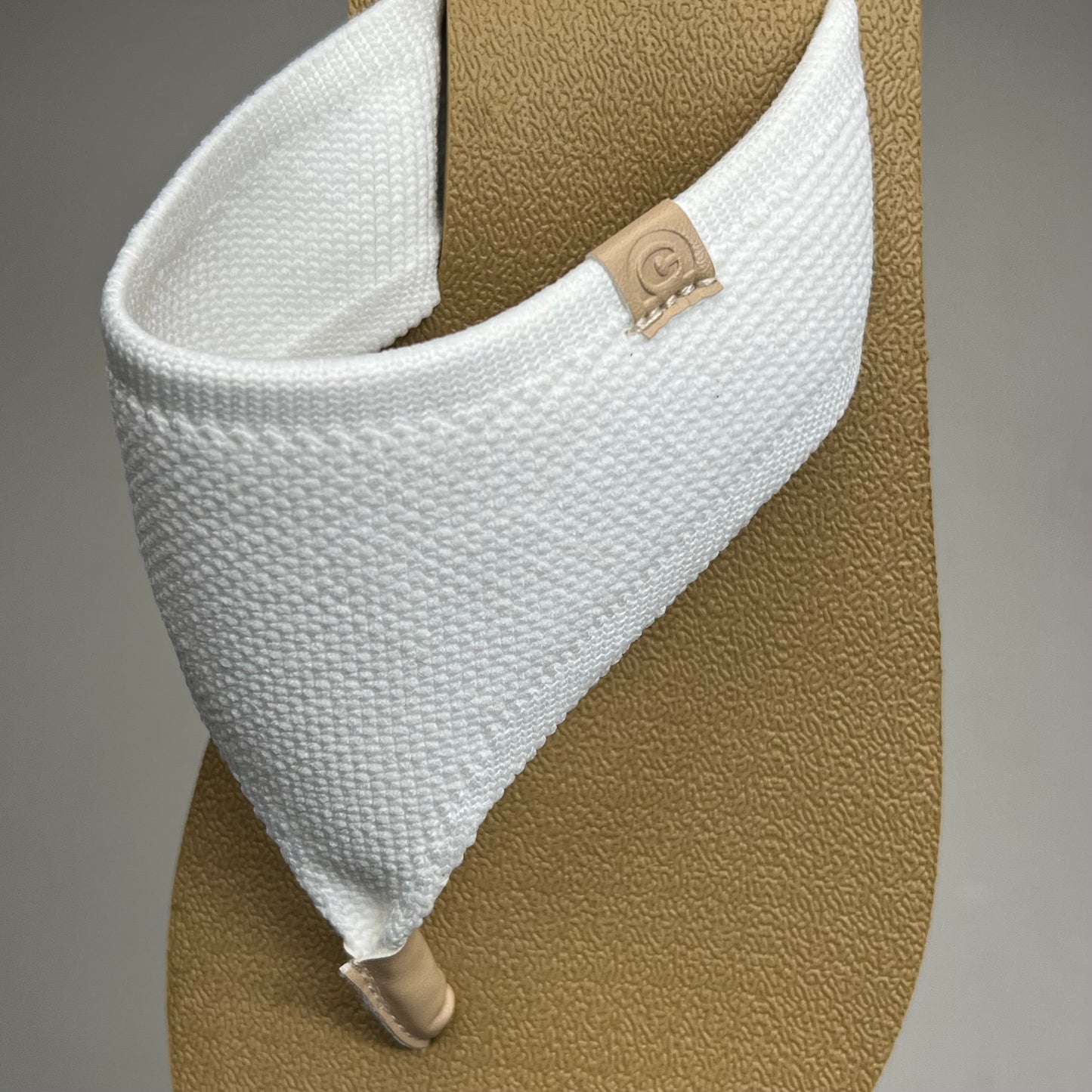 COBIAN Bermuda Bounce Mesh Strap Women's Sz 9 EU 39.5 Cream BEB24-110-9