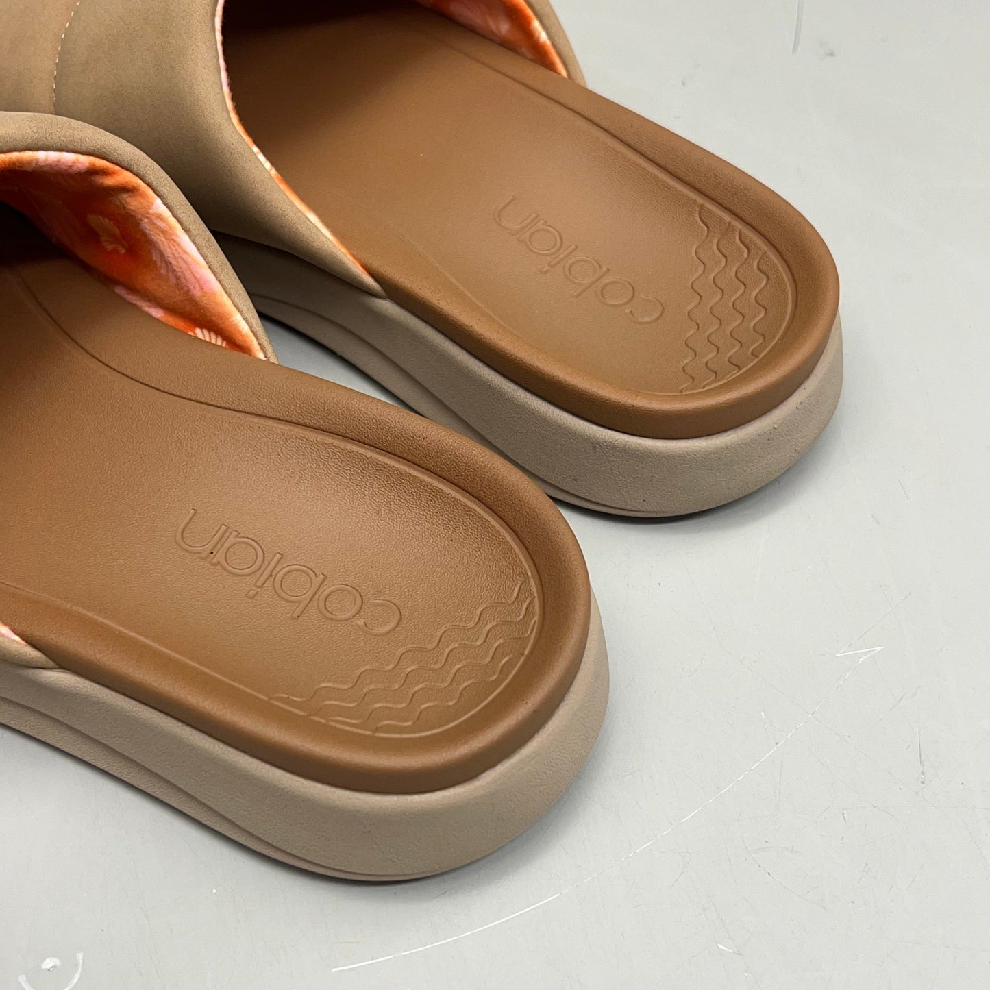 COBIAN Tolula Slide Enhanced Cushion Suede Strap Women's Sz 7 Tan TOL24-230-07