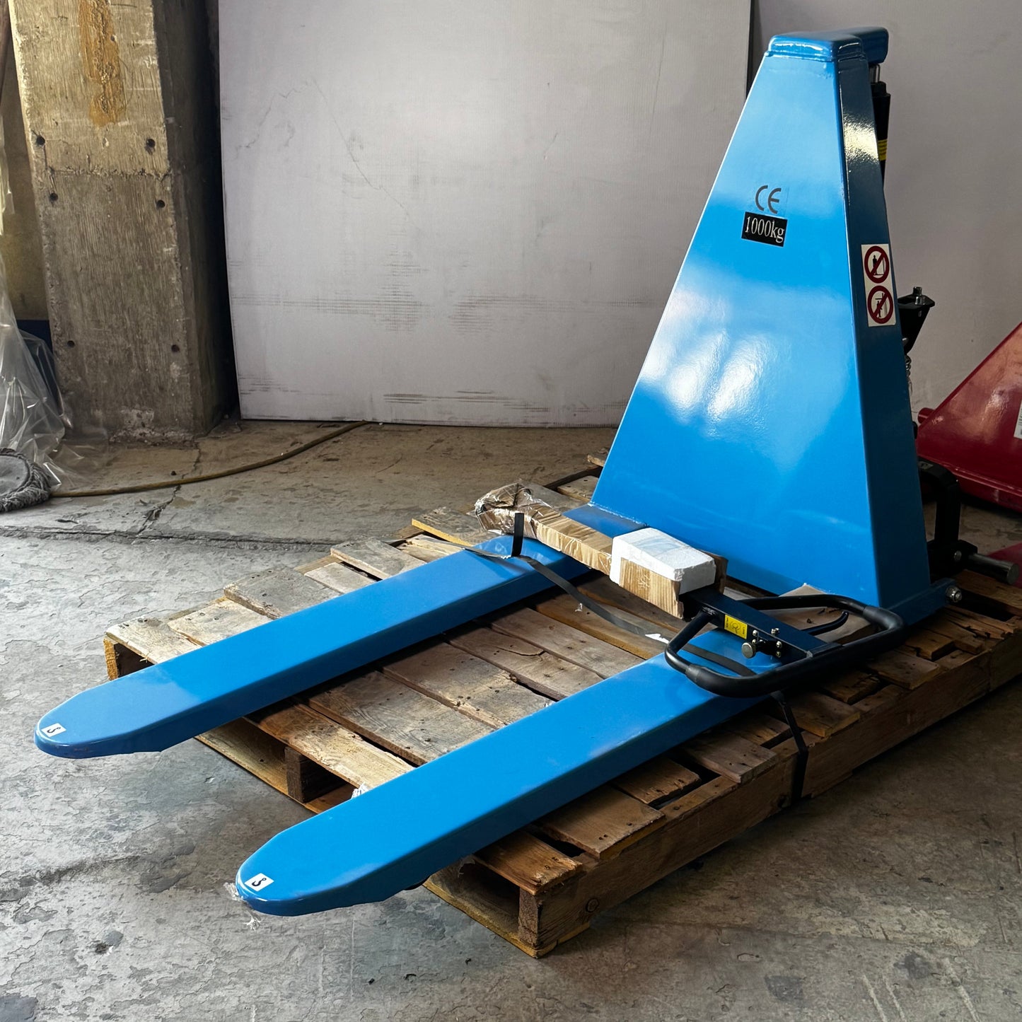 Electric Pallet Jack 1000Kg 62"L x 27"W x 51"H Blue GD2405176