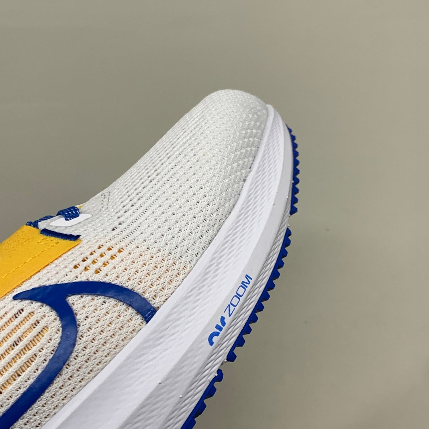 NIKE Zoom Pegasus 40 Shoes UCLA White/Signal Blue-Gold 15.5 Women's 14 Mens DZ5988 100